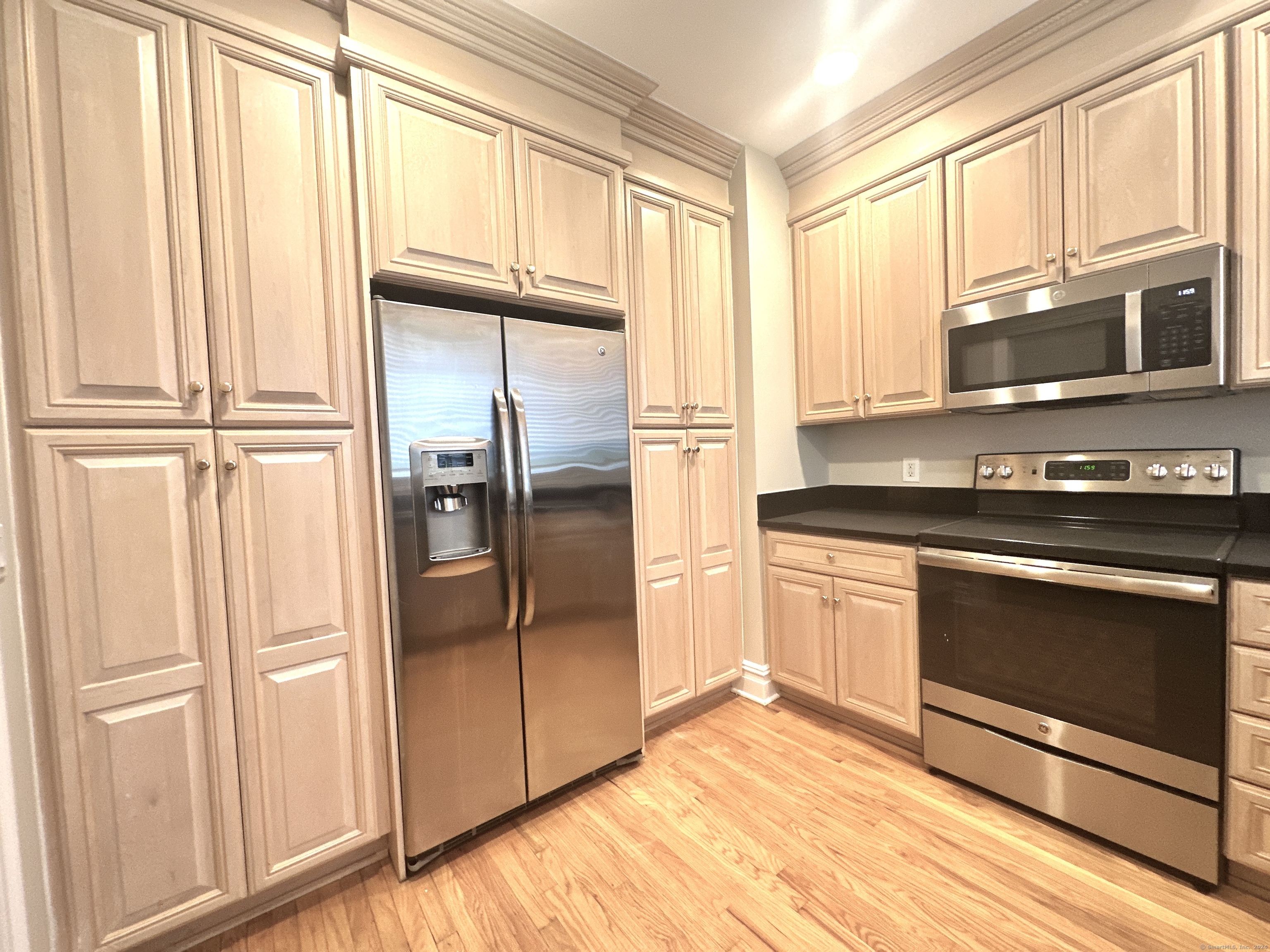 104 Ritch Avenue West 10
