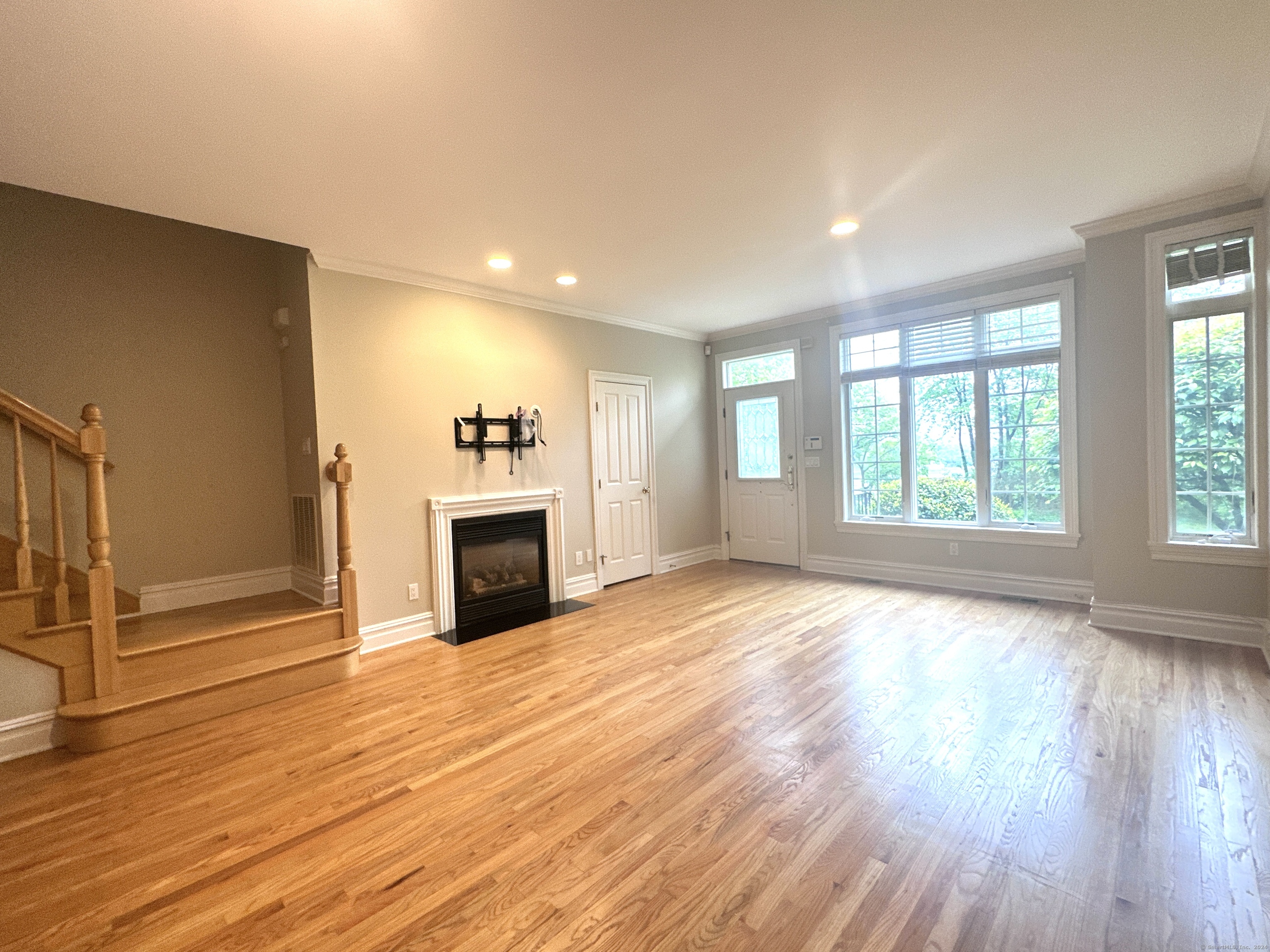 104 Ritch Avenue West 10