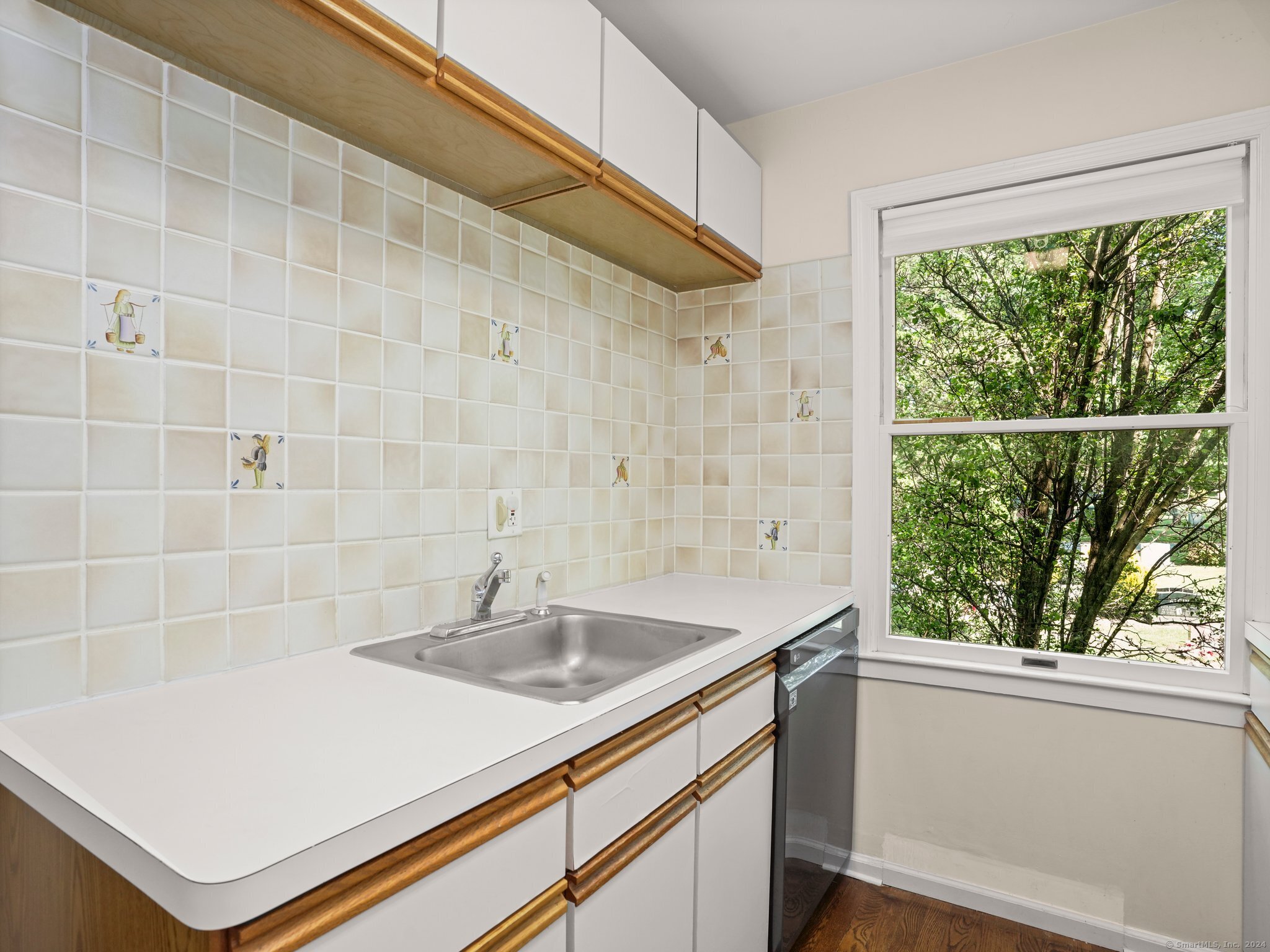 55 Woodland Place APT 2