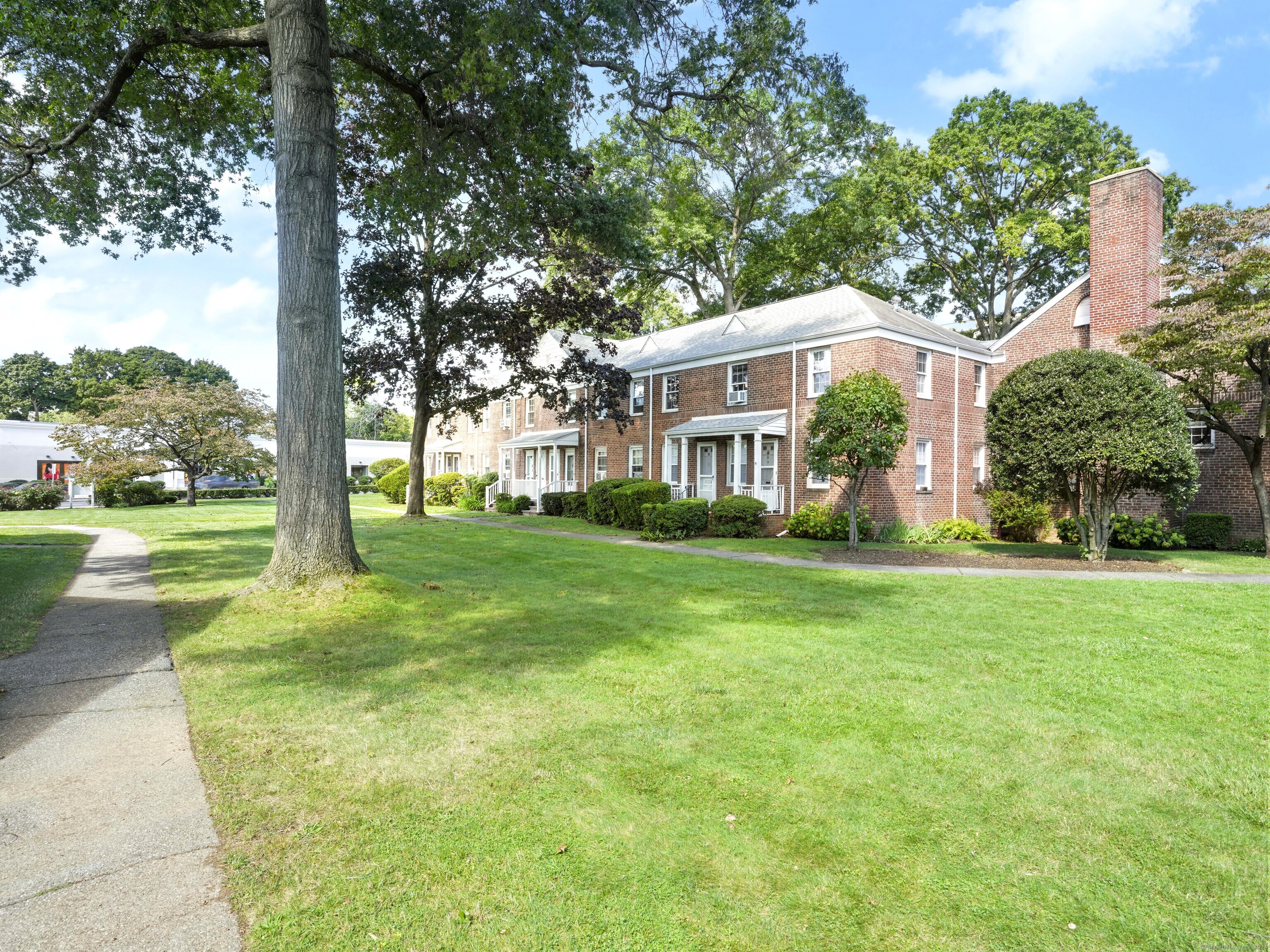 2475 Summer Street APT 1L