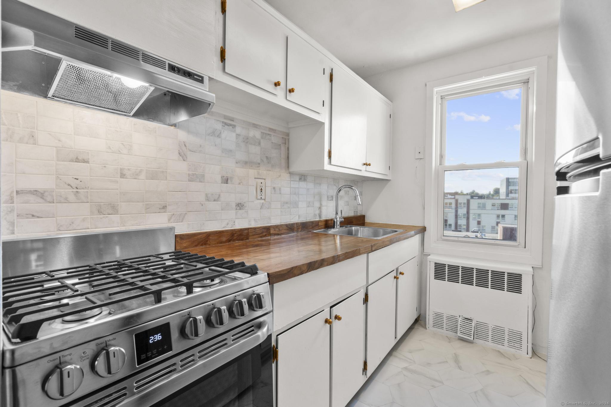 700 Summer Street APT 8L