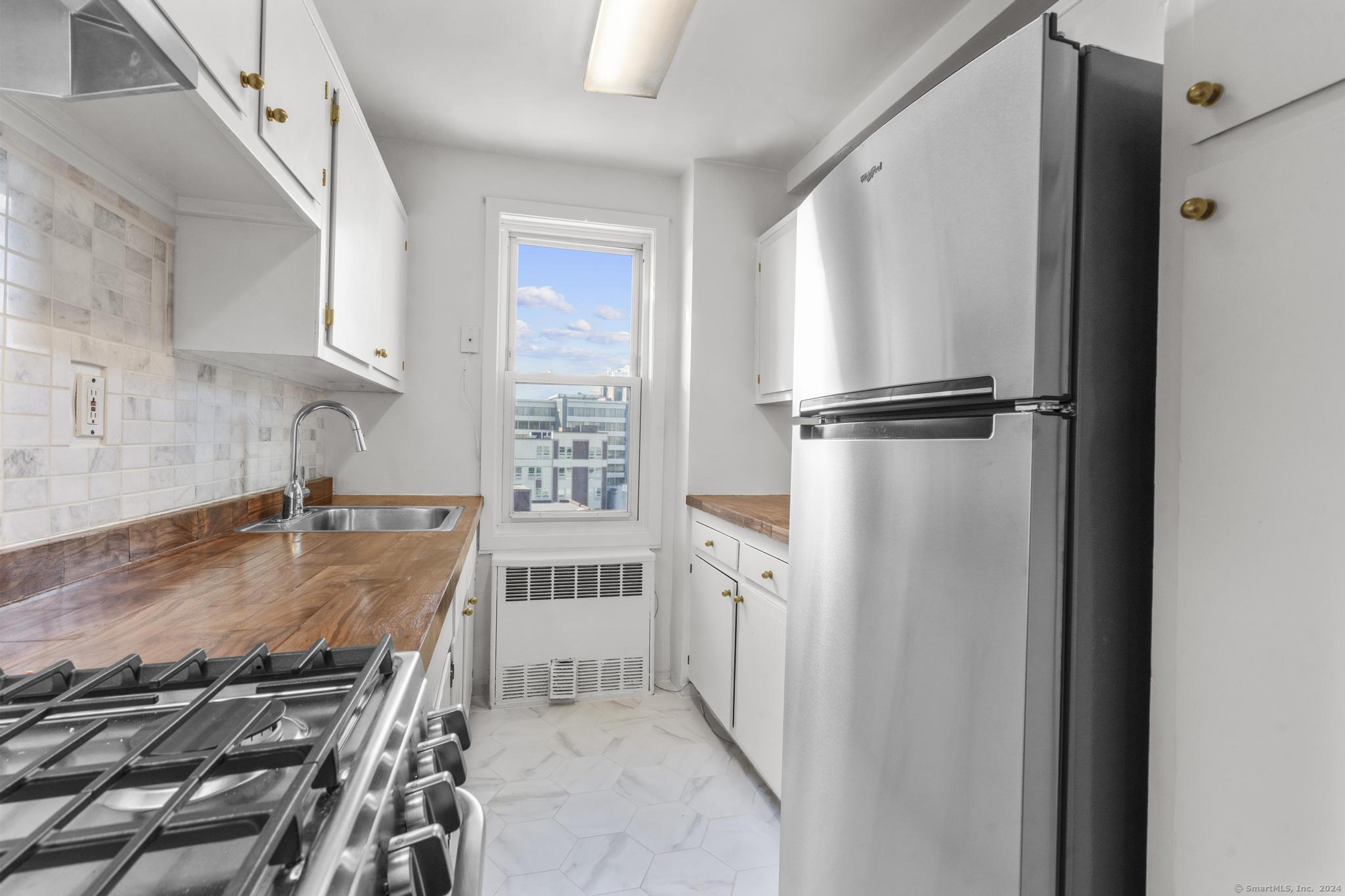 700 Summer Street APT 8L