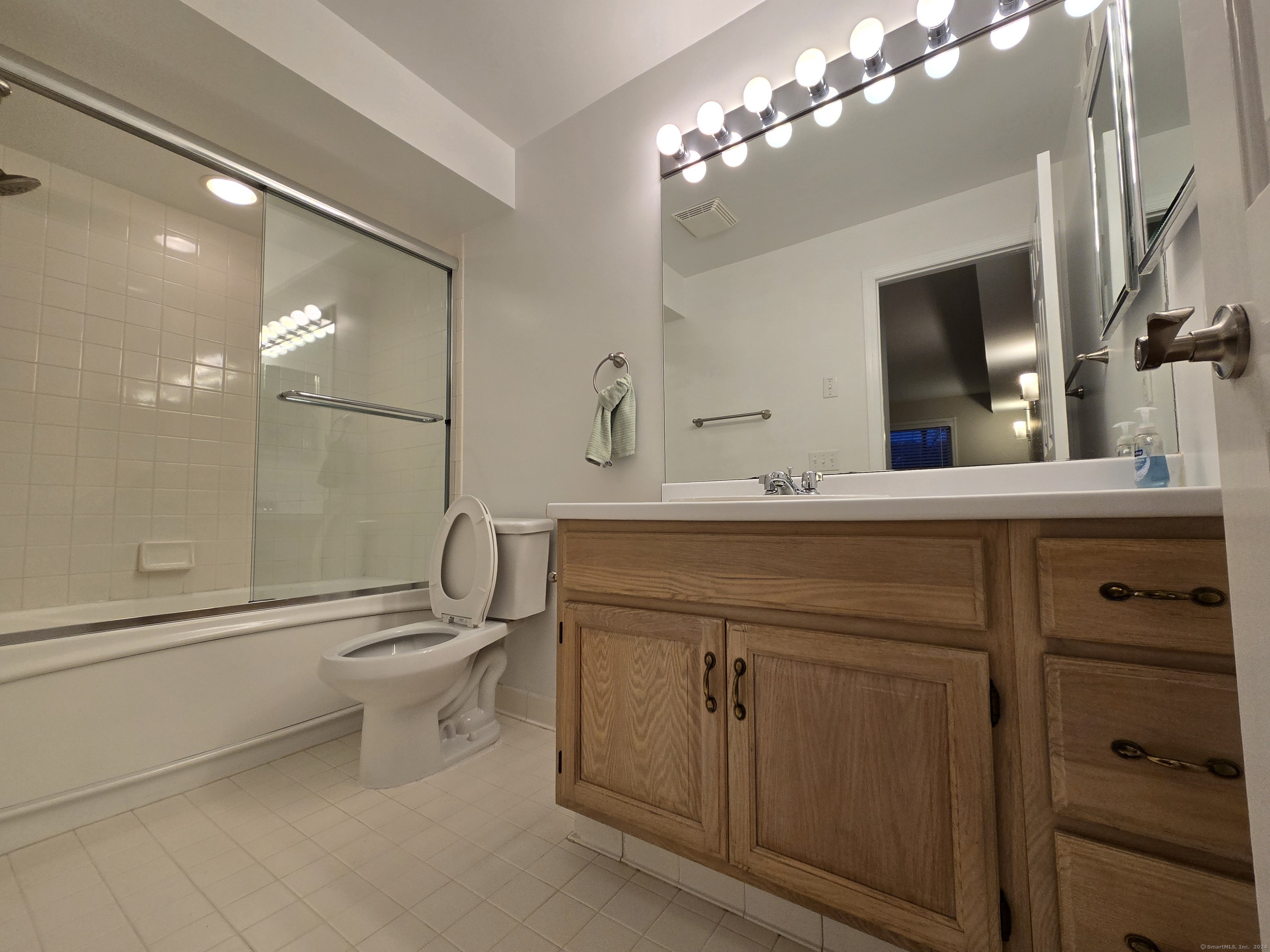 351 Pemberwick Road APT 206