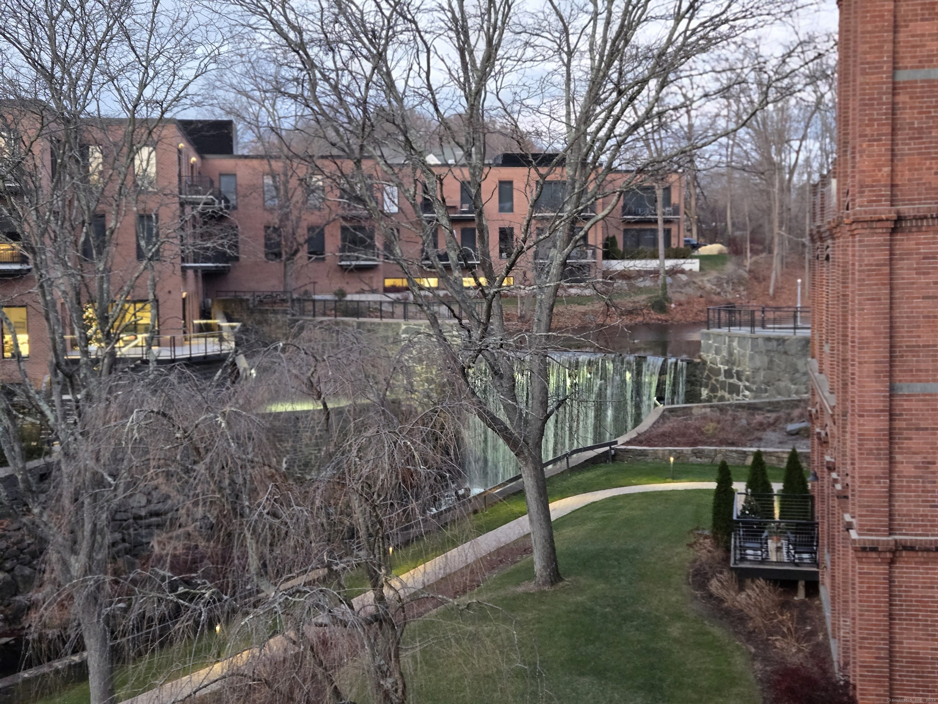 351 Pemberwick Road APT 206