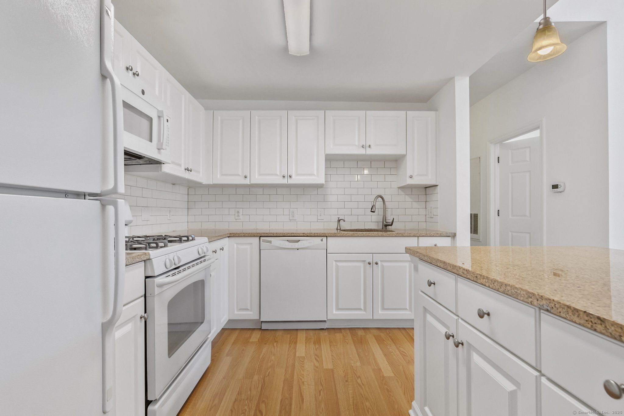 25 Adams Avenue 403