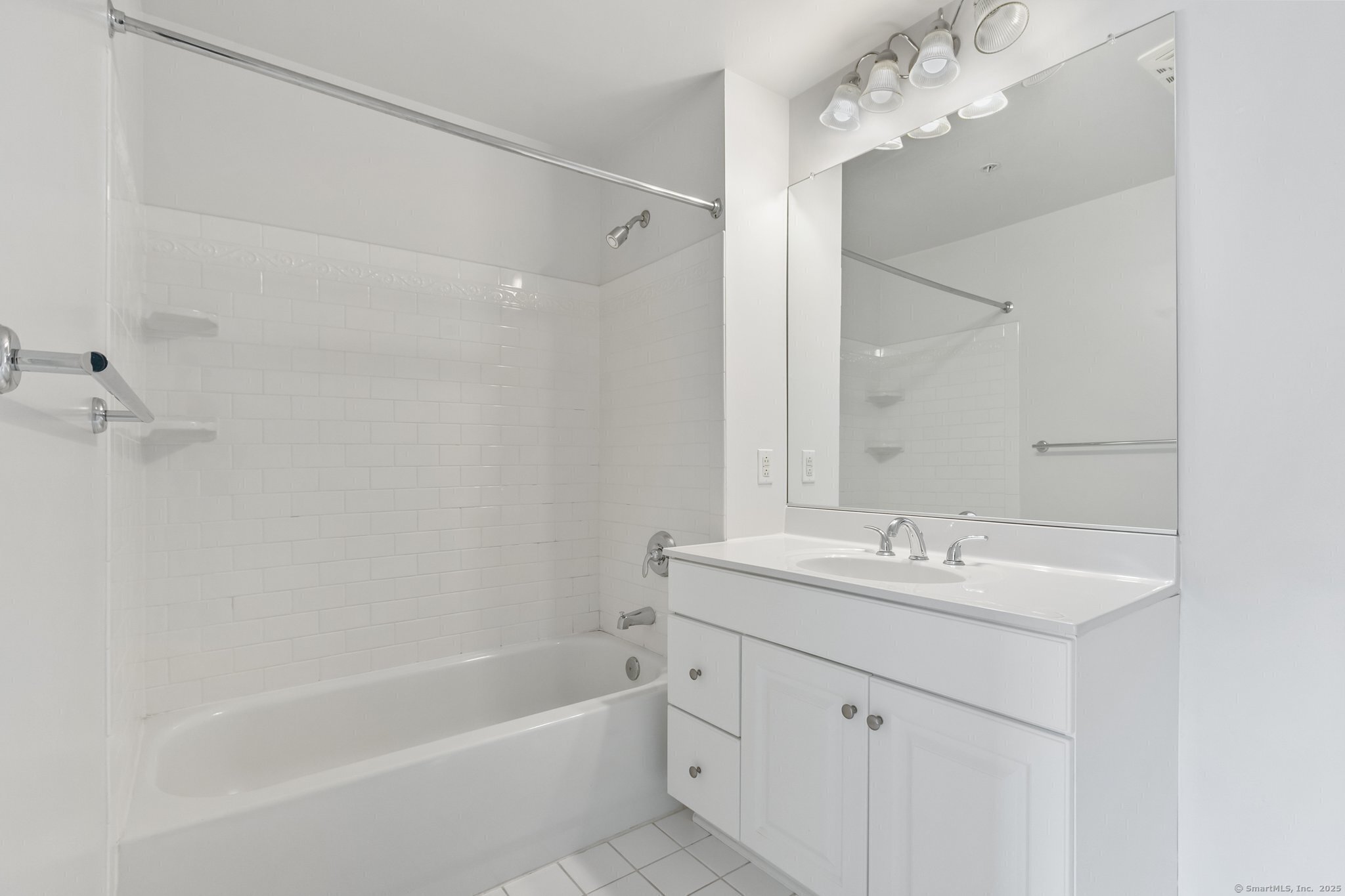 25 Adams Avenue 403