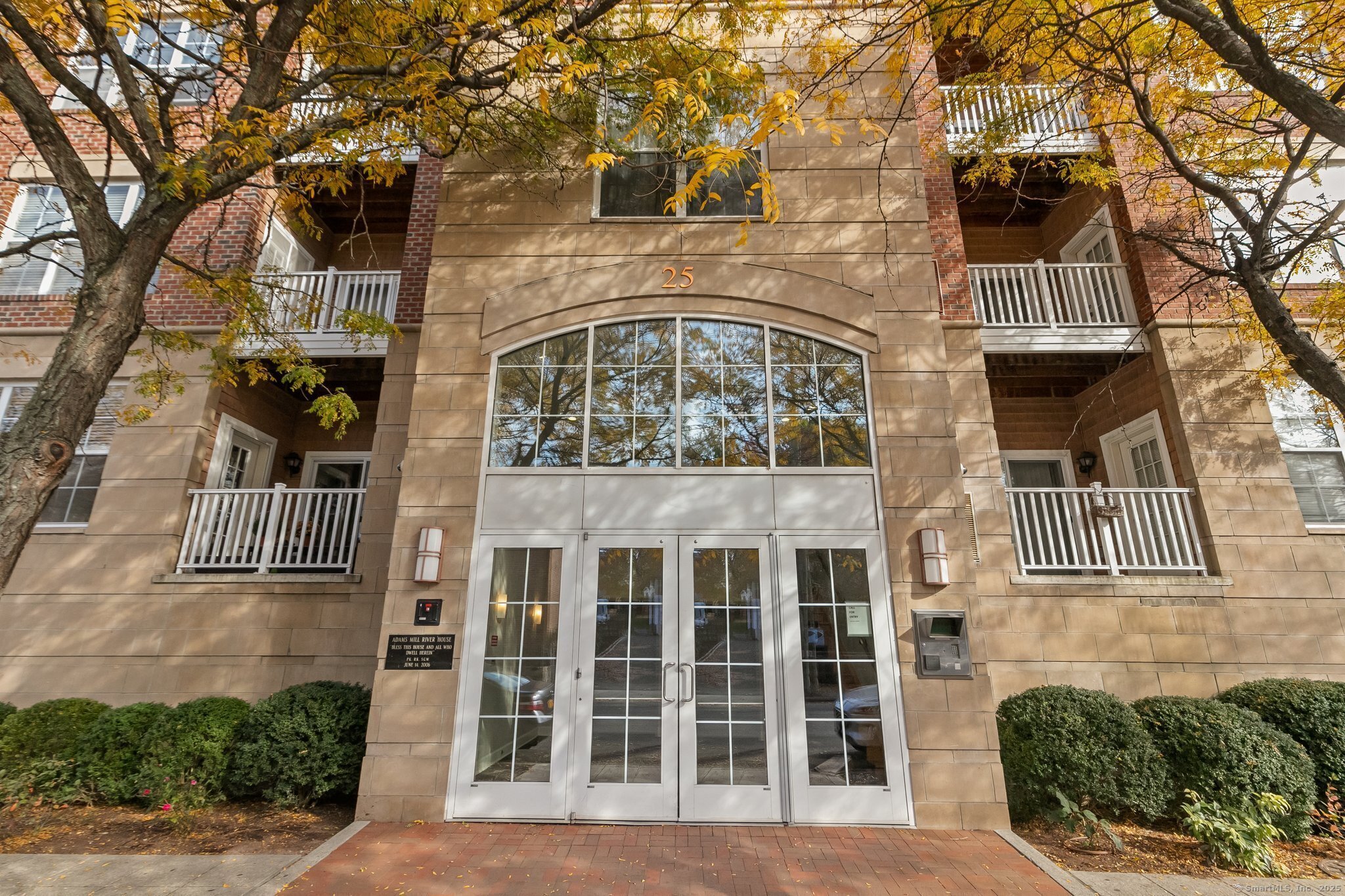 25 Adams Avenue 403