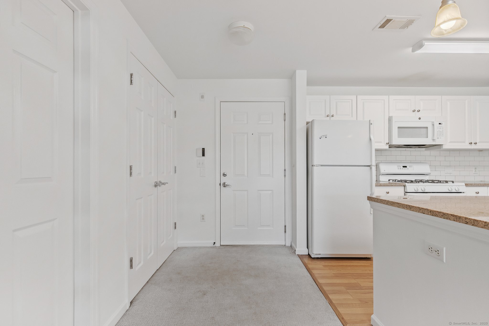 25 Adams Avenue 403