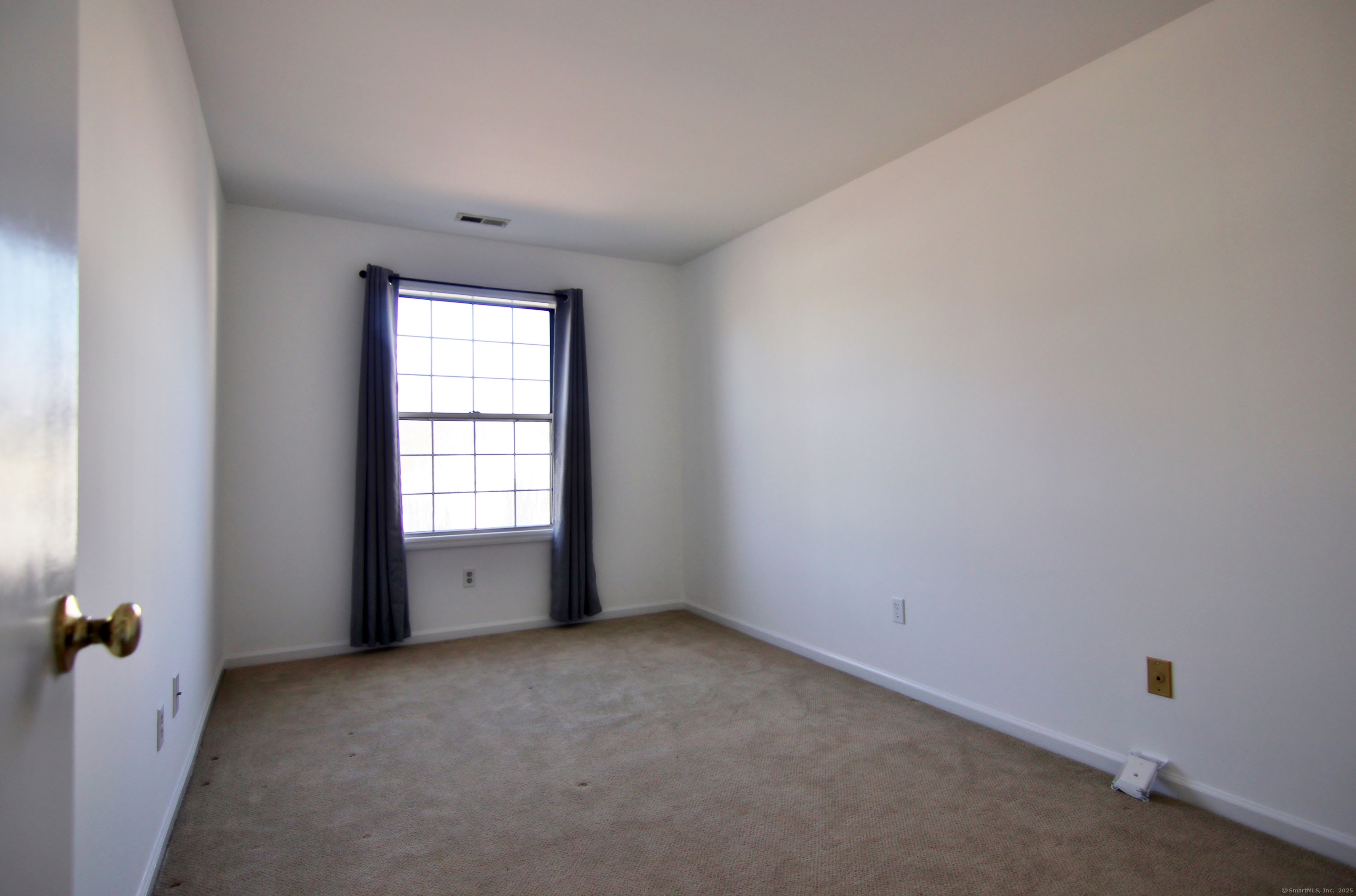 9-1/2 Fairview Avenue