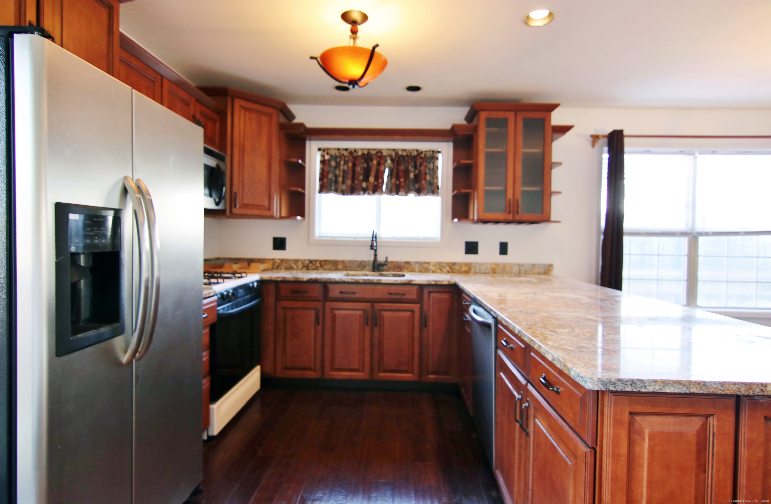 9-1/2 Fairview Avenue
