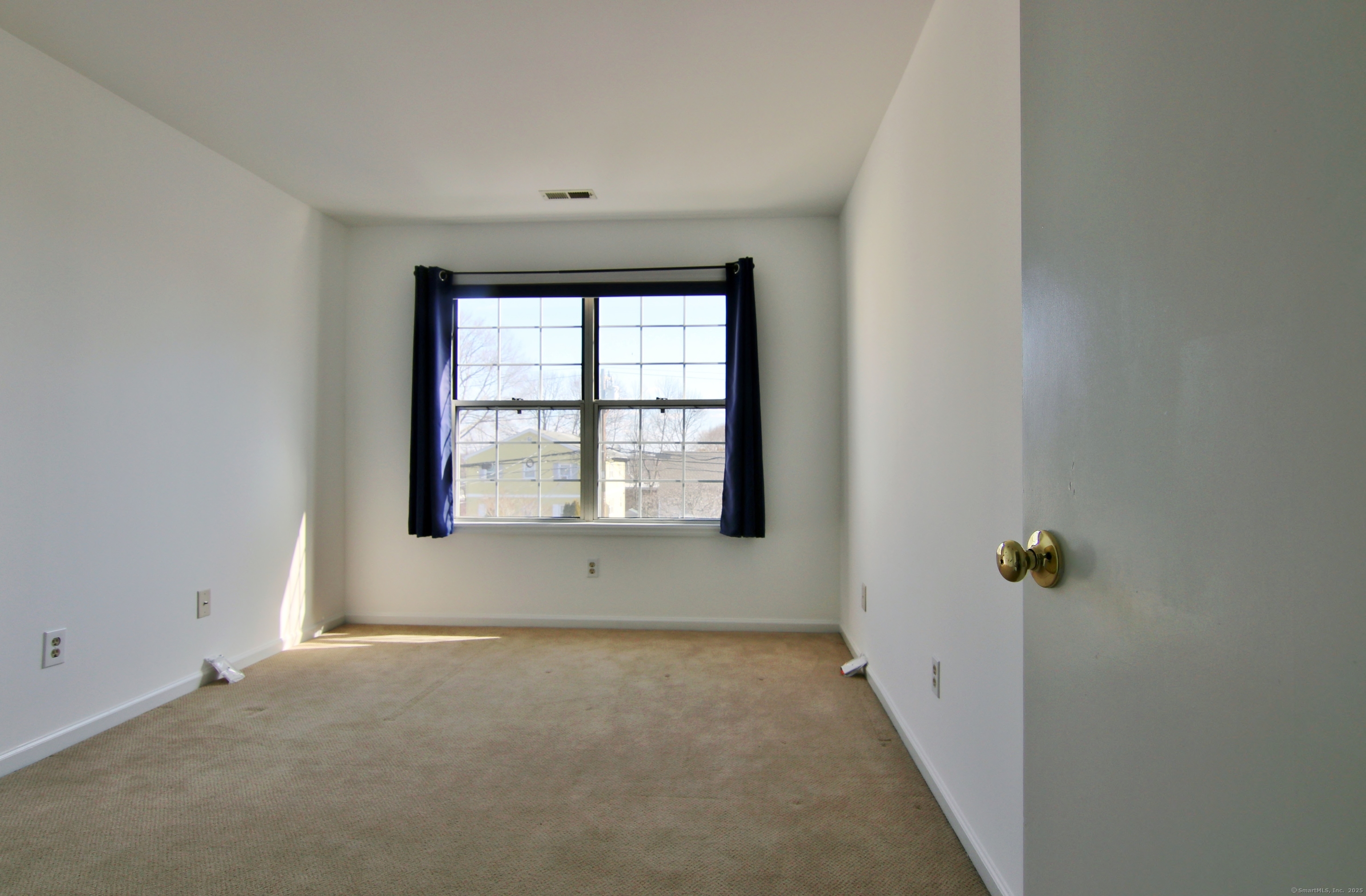 9-1/2 Fairview Avenue