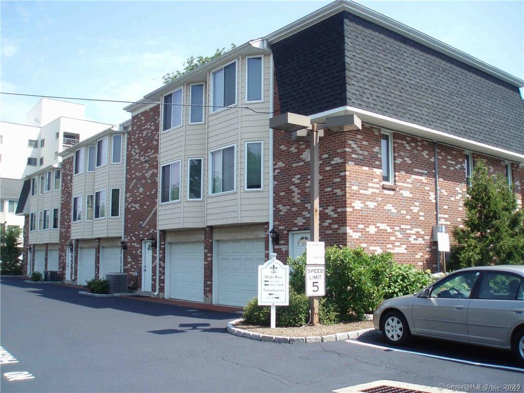 1611 Washington Boulevard 33