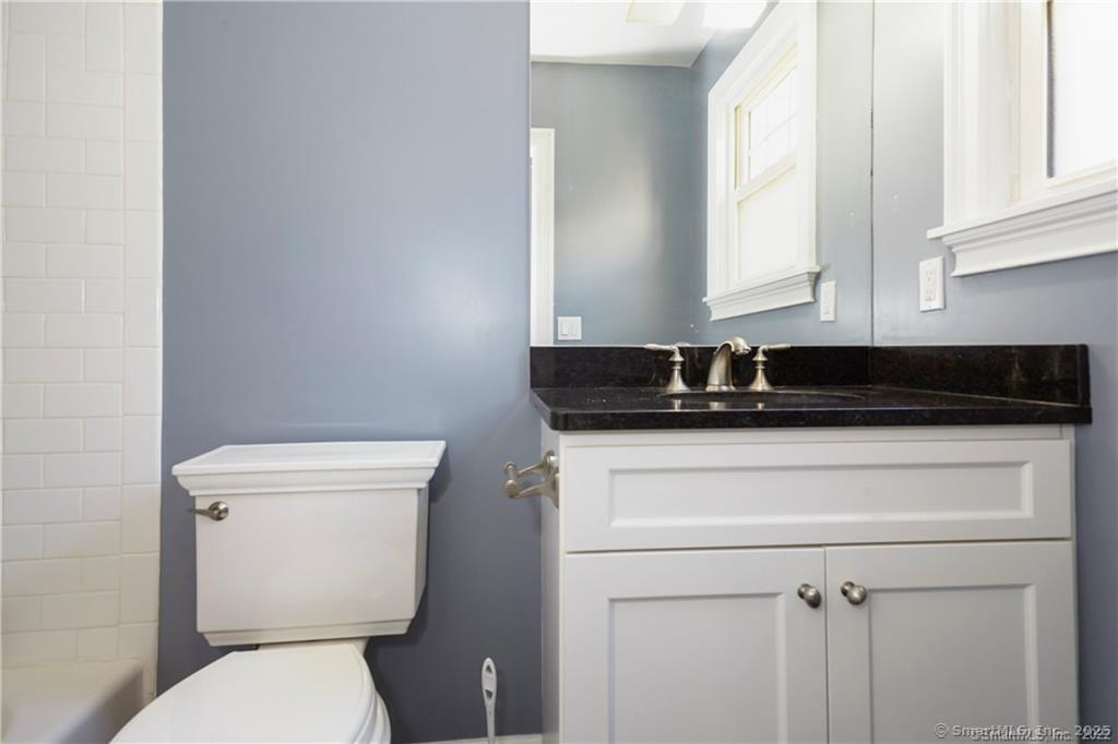 156 East Elm Streets E2