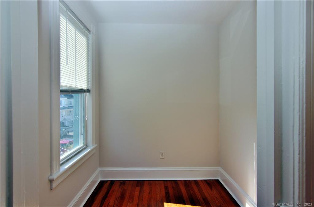 11 Dolsen Place 2ND F