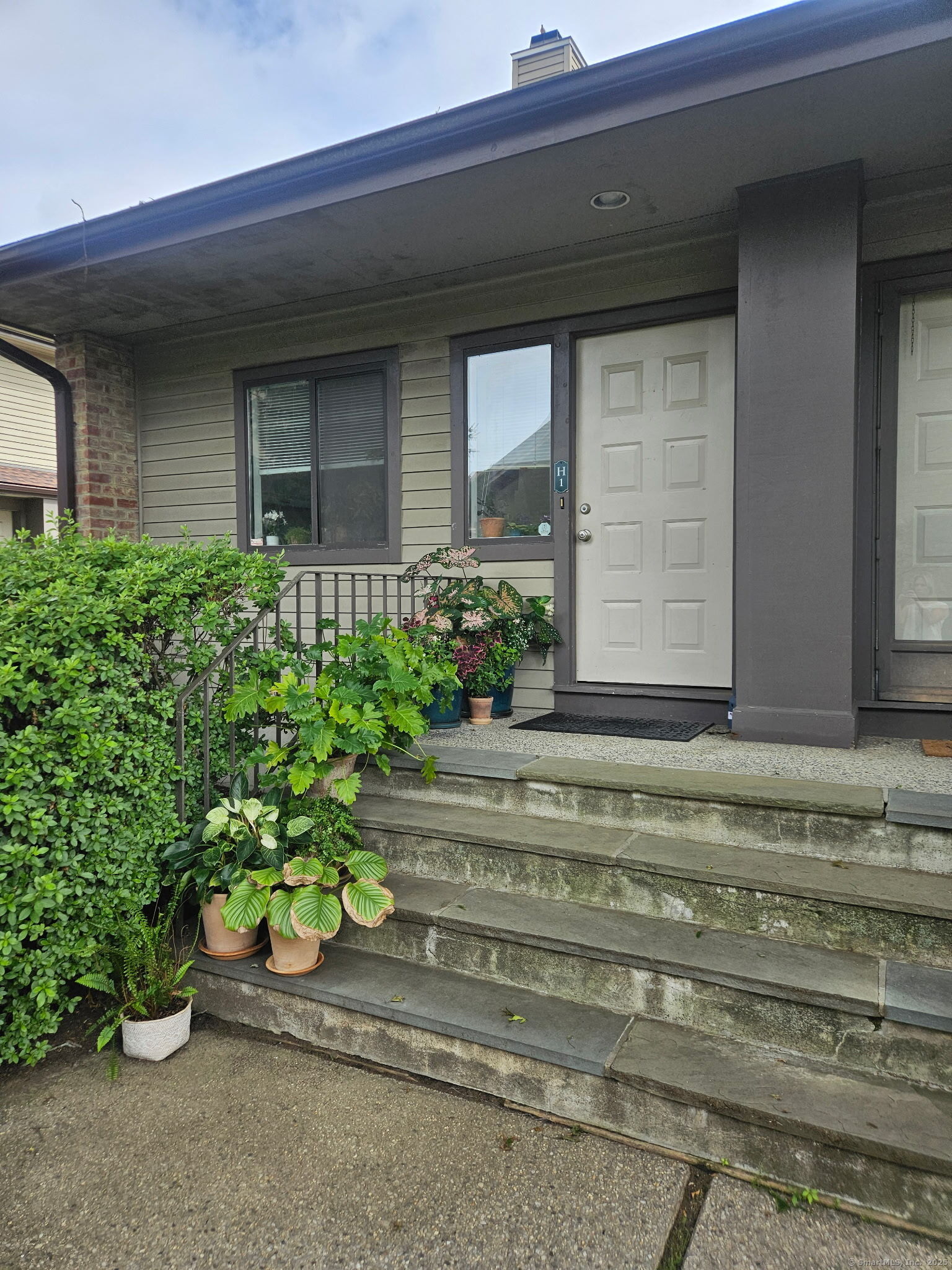 2437 Bedford Street H1