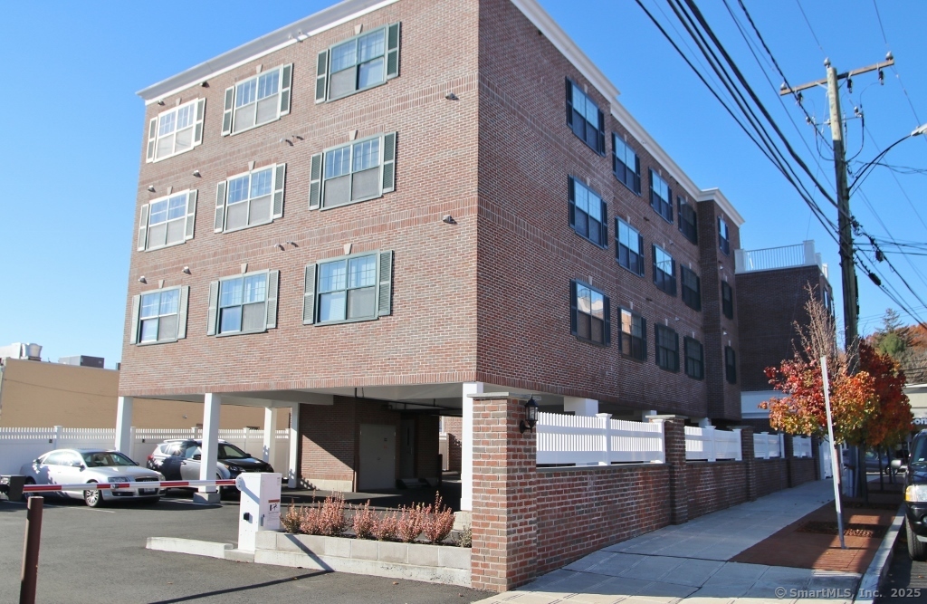 947 Hope Street 204
