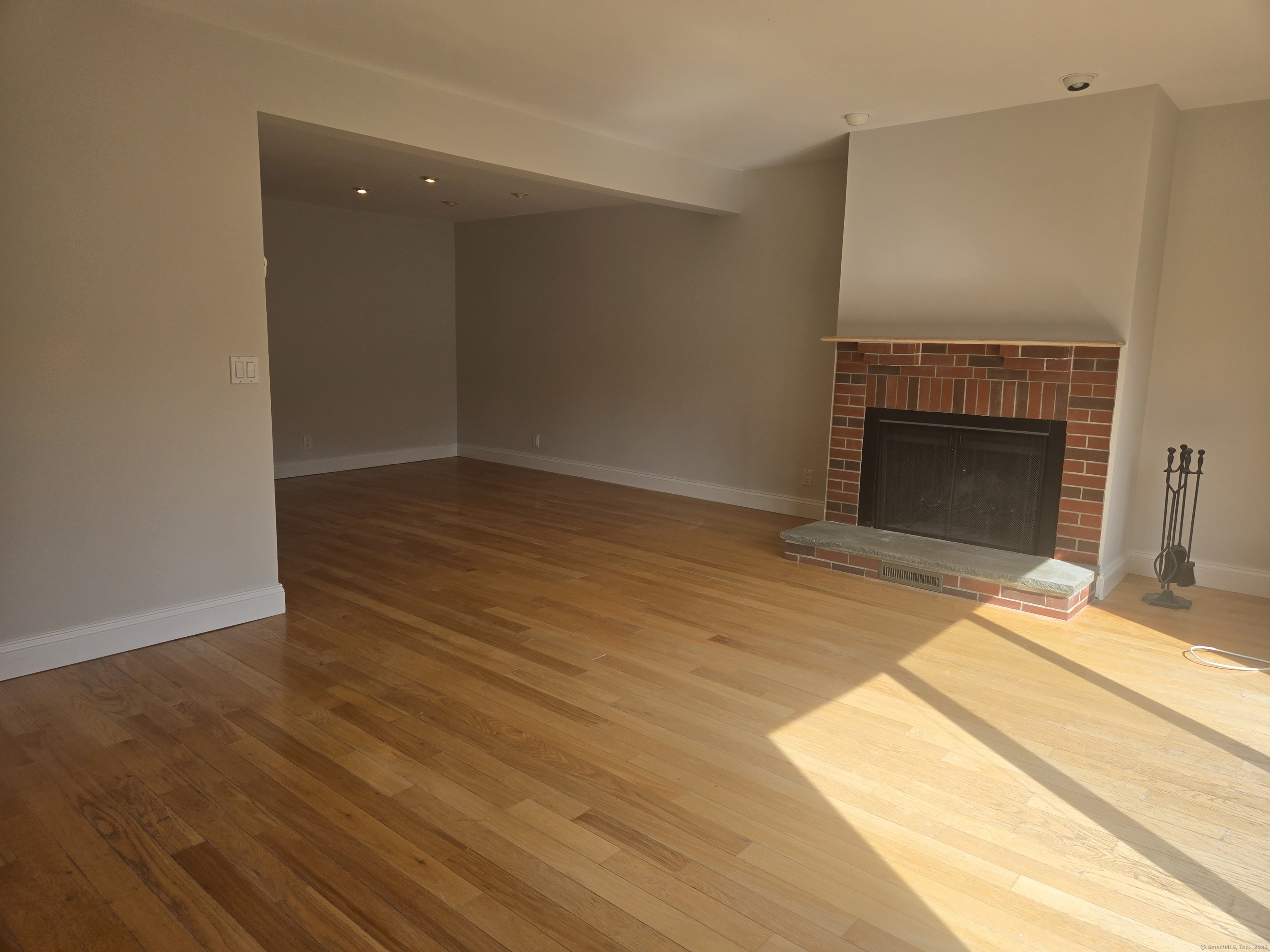237 Strawberry Hill Avenue APT 9