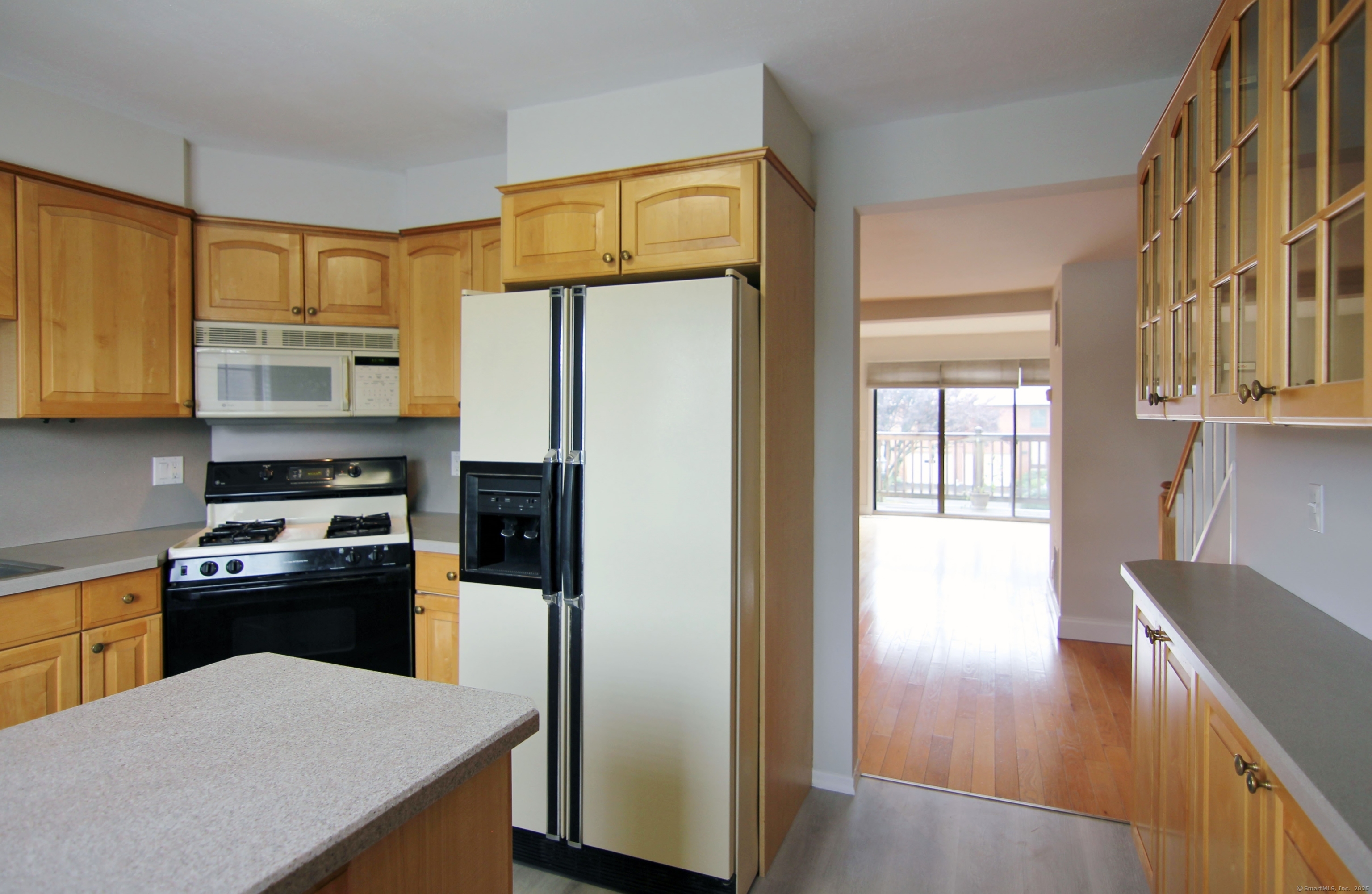 237 Strawberry Hill Avenue APT 9