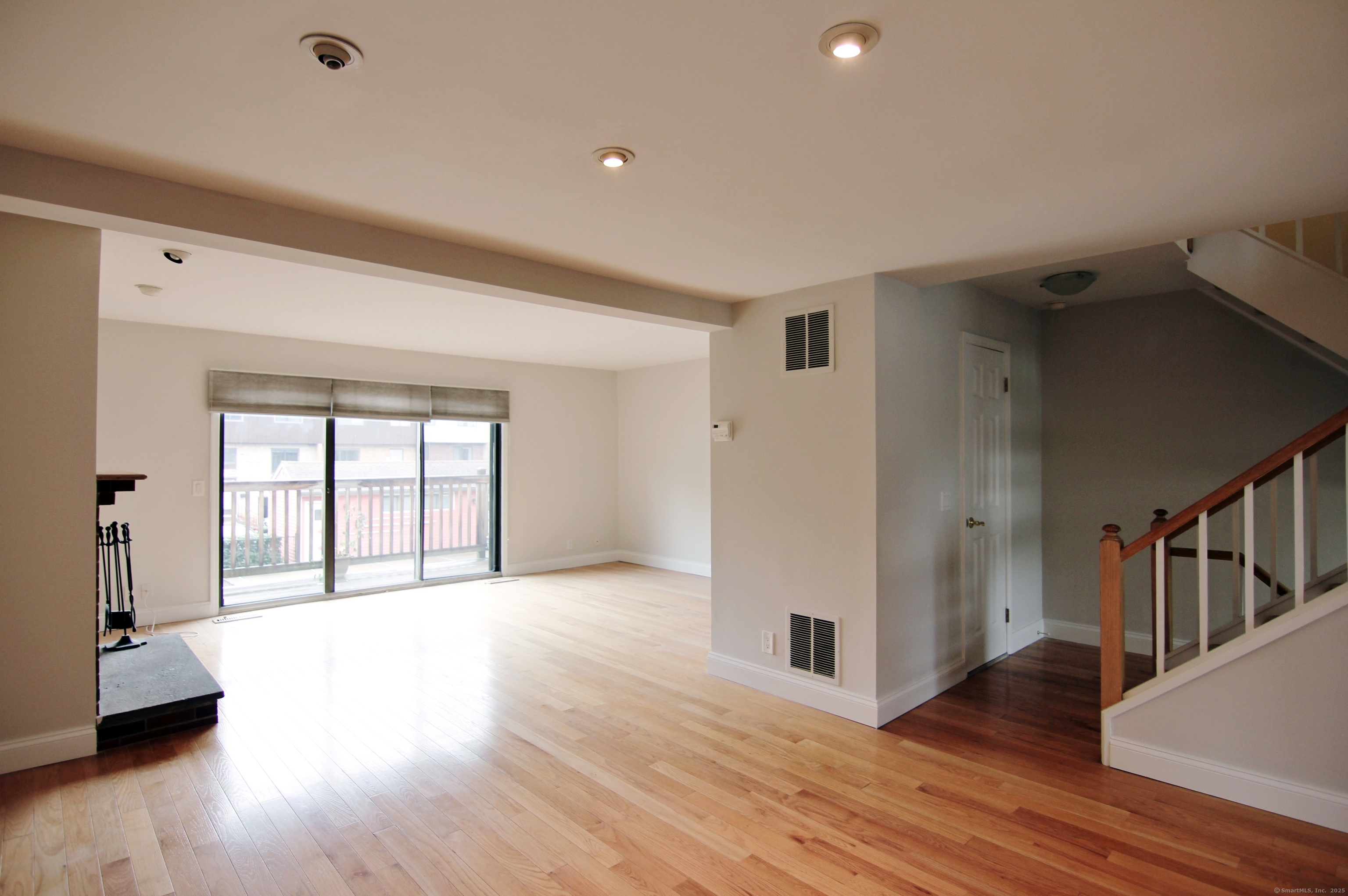 237 Strawberry Hill Avenue APT 9