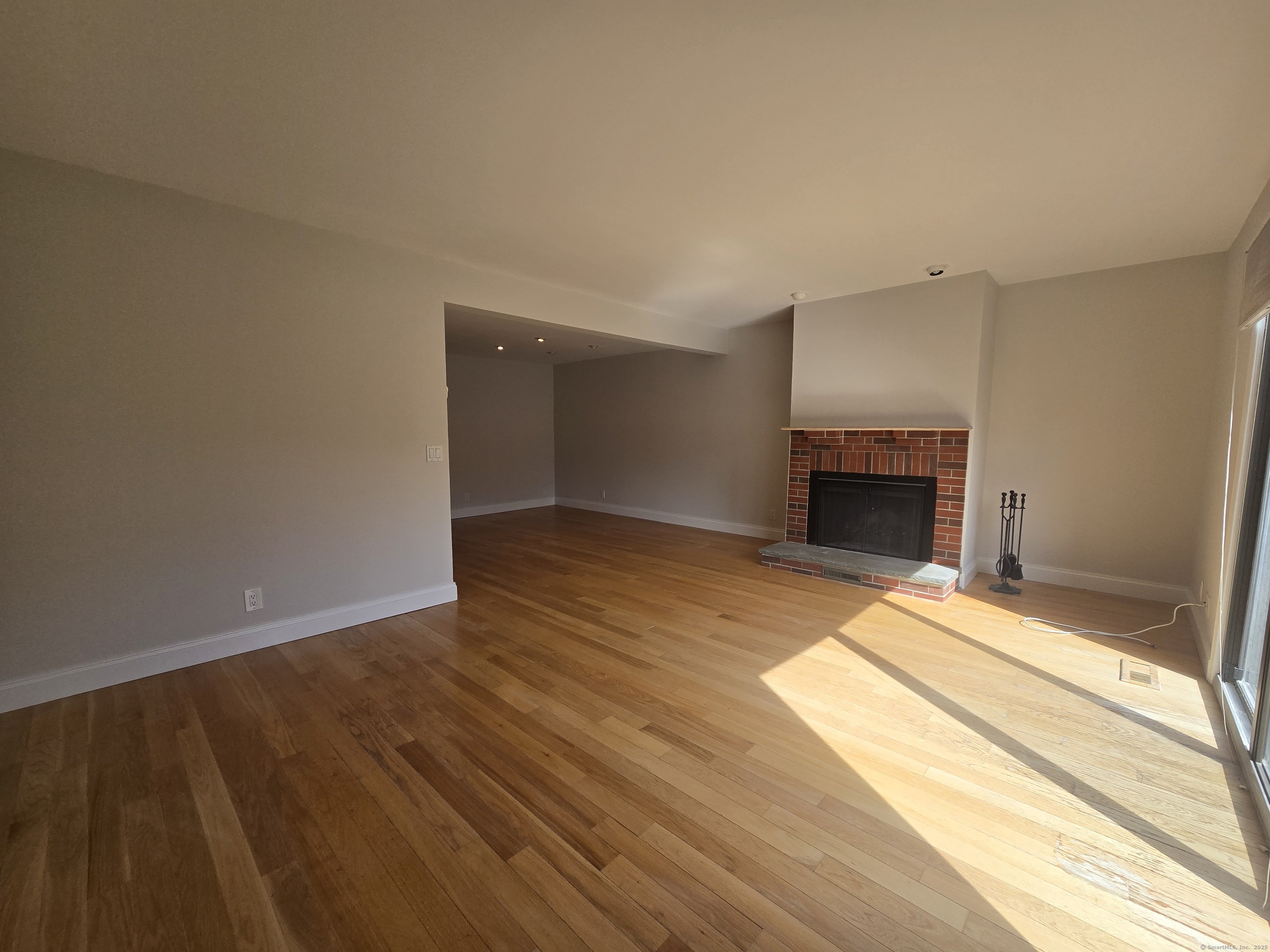 237 Strawberry Hill Avenue APT 9