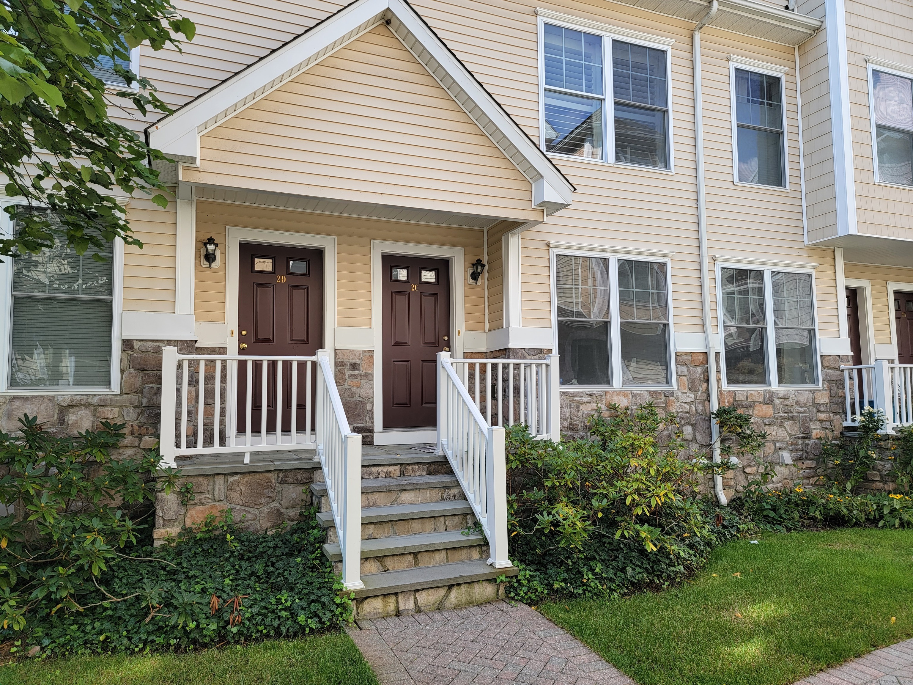 85 Camp Avenue APT 2C