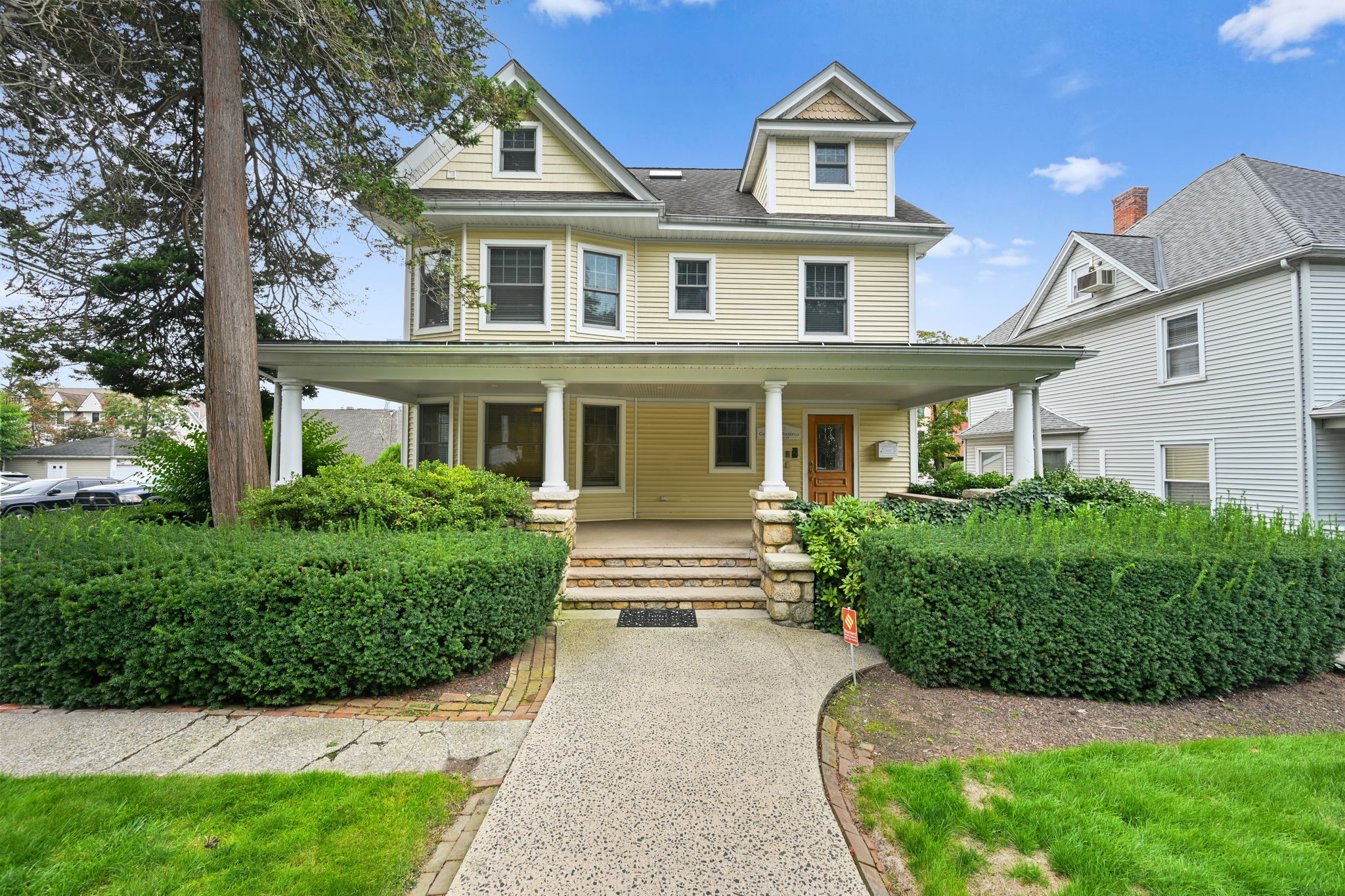 1458 Bedford Street