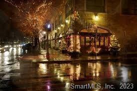 1944 Bedford Street 3