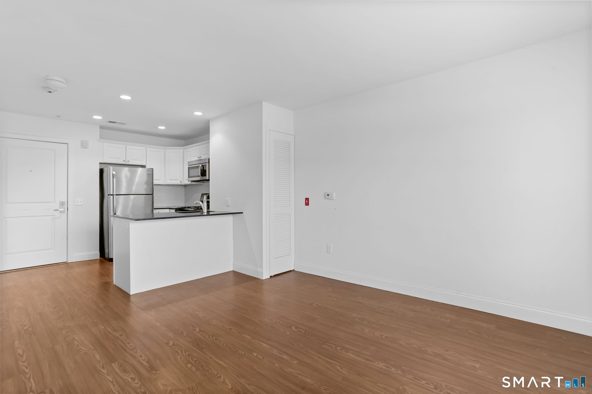 947 Hope Street 402