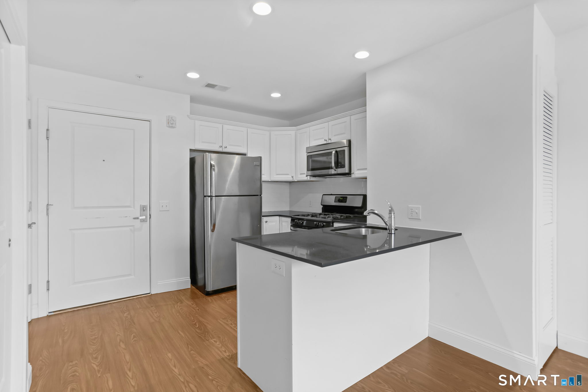 947 Hope Street 402