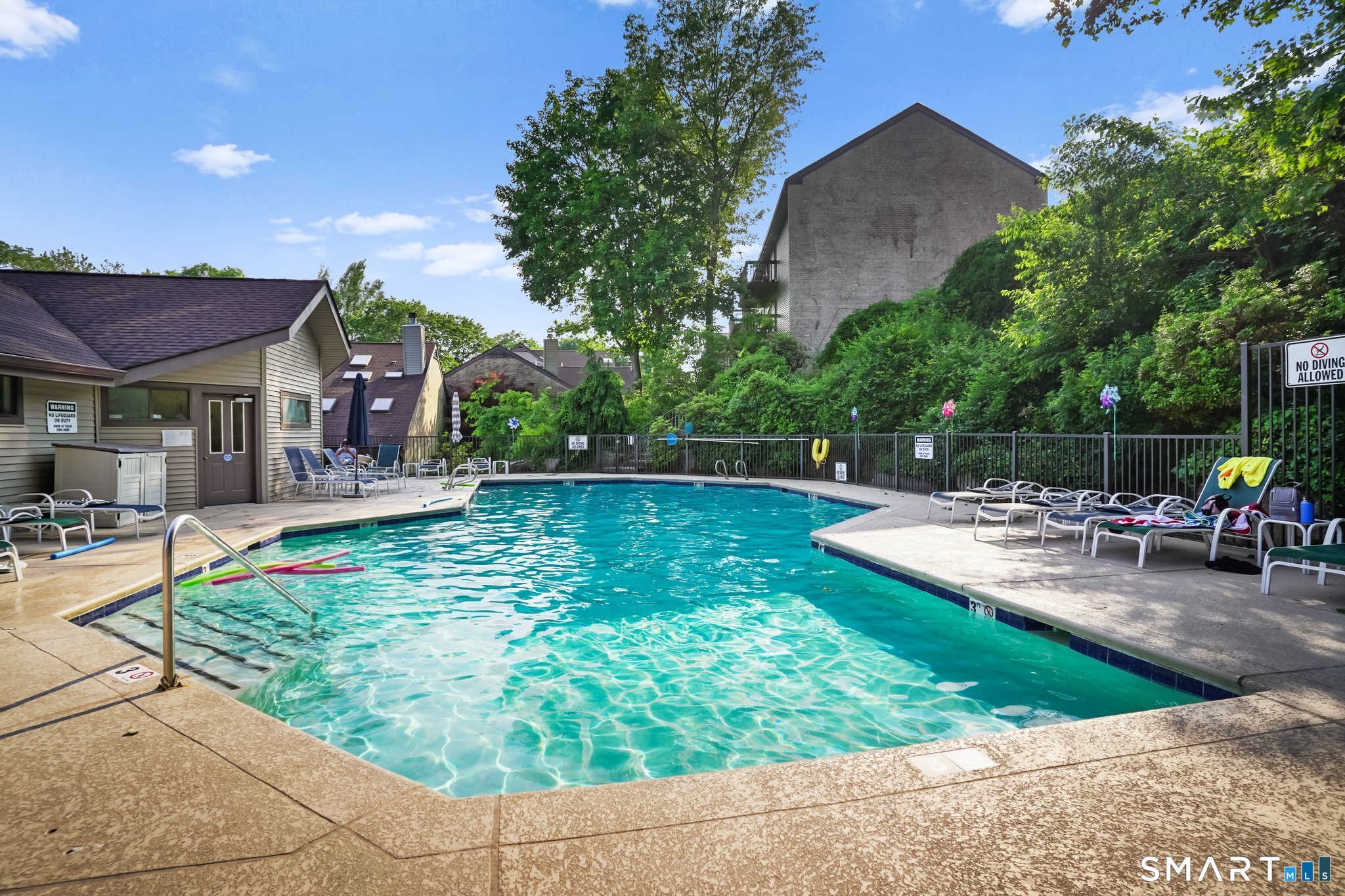 2437 Bedford Street C11