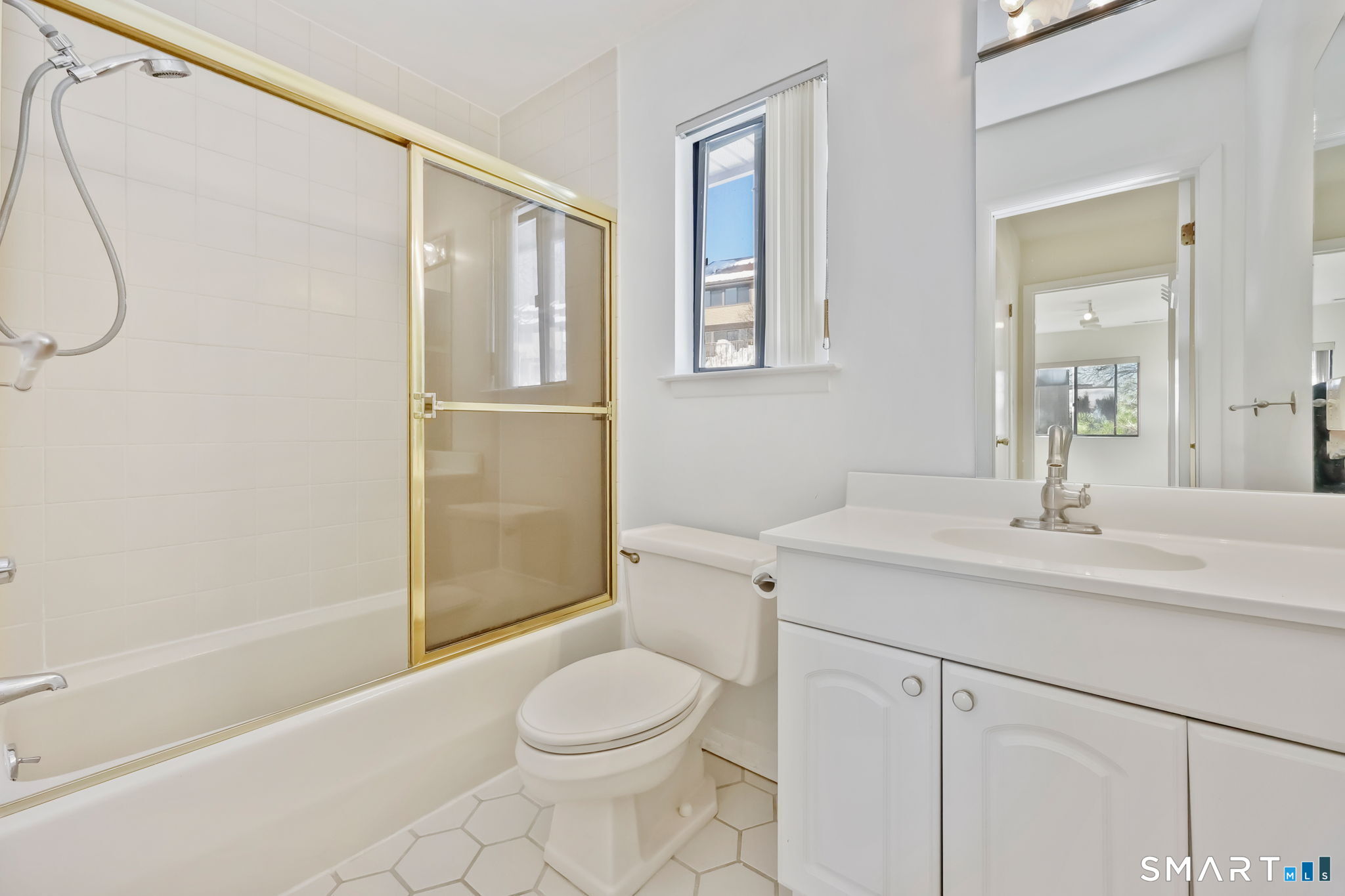 2437 Bedford Street C11