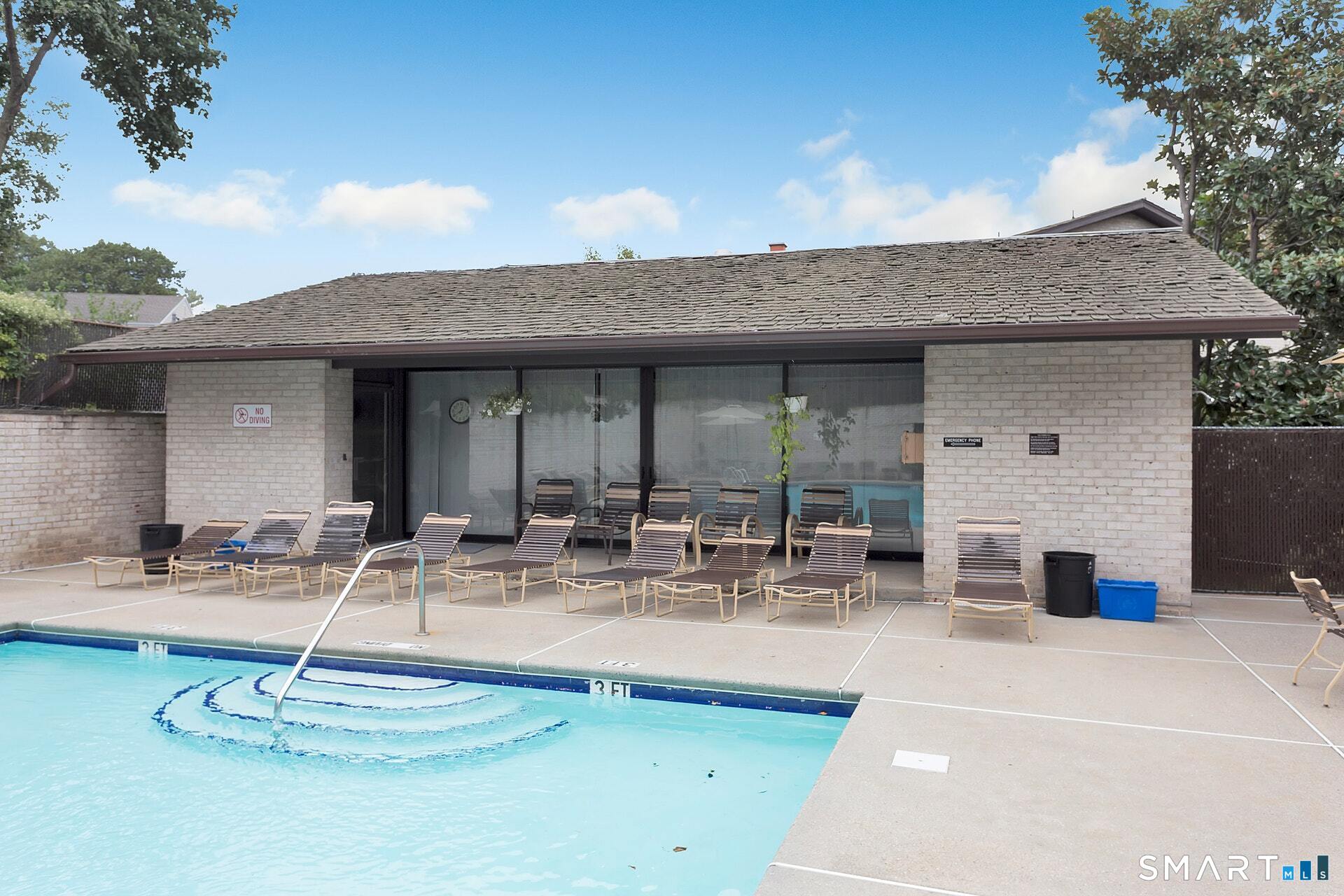 81 Courtland Avenue 81-07