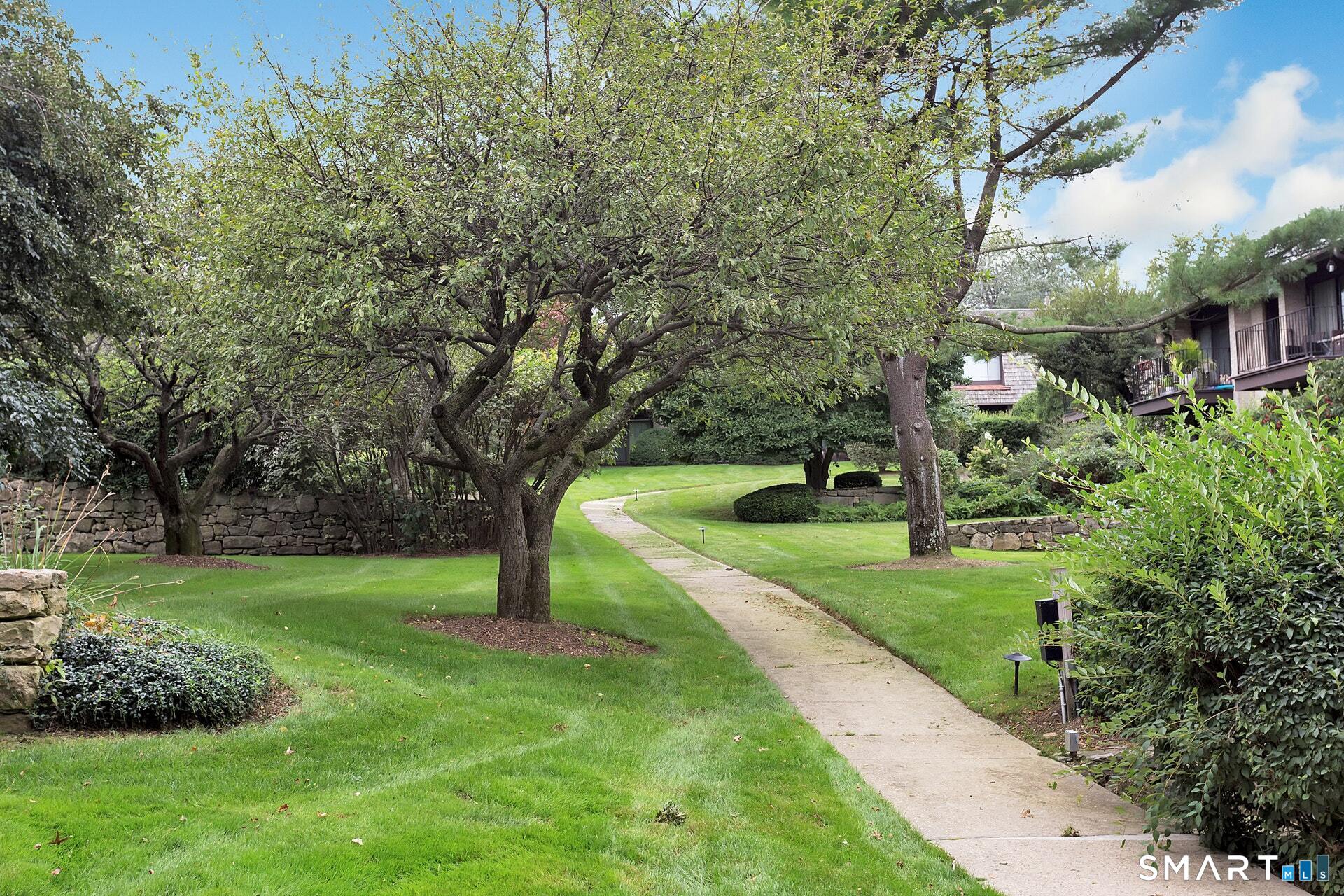 81 Courtland Avenue 81-07