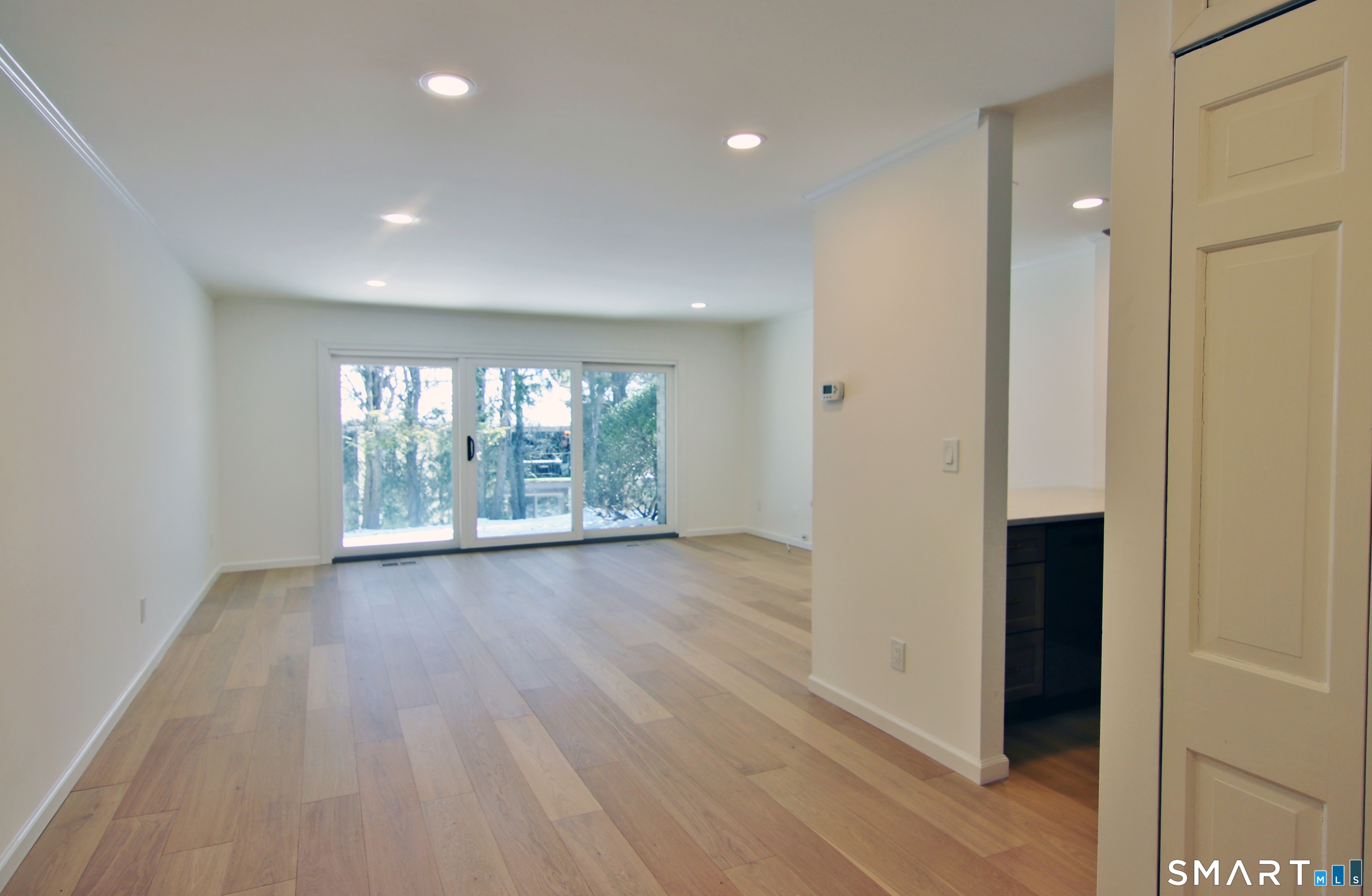 81 Courtland Avenue 81-07