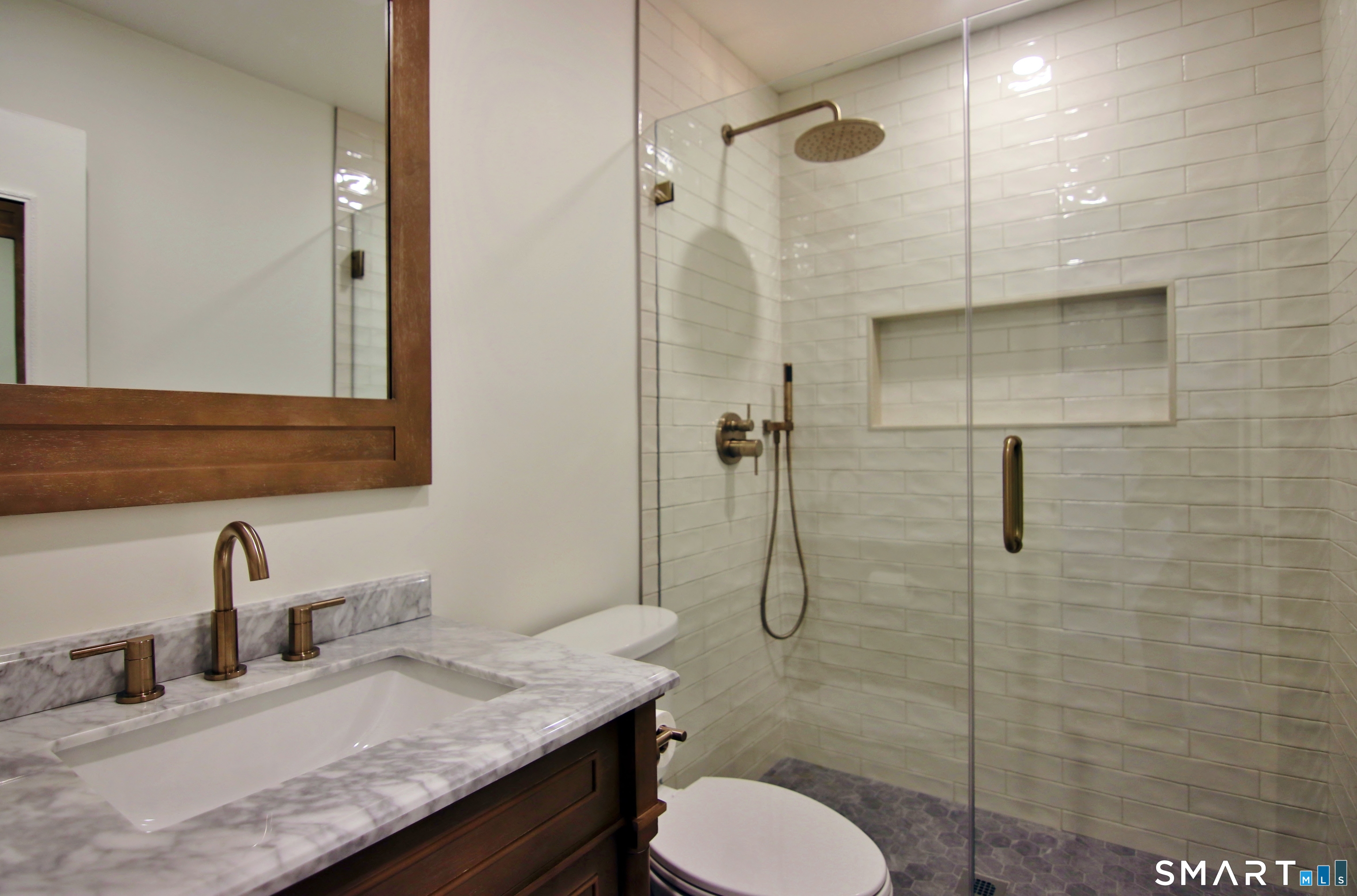 81 Courtland Avenue 81-07