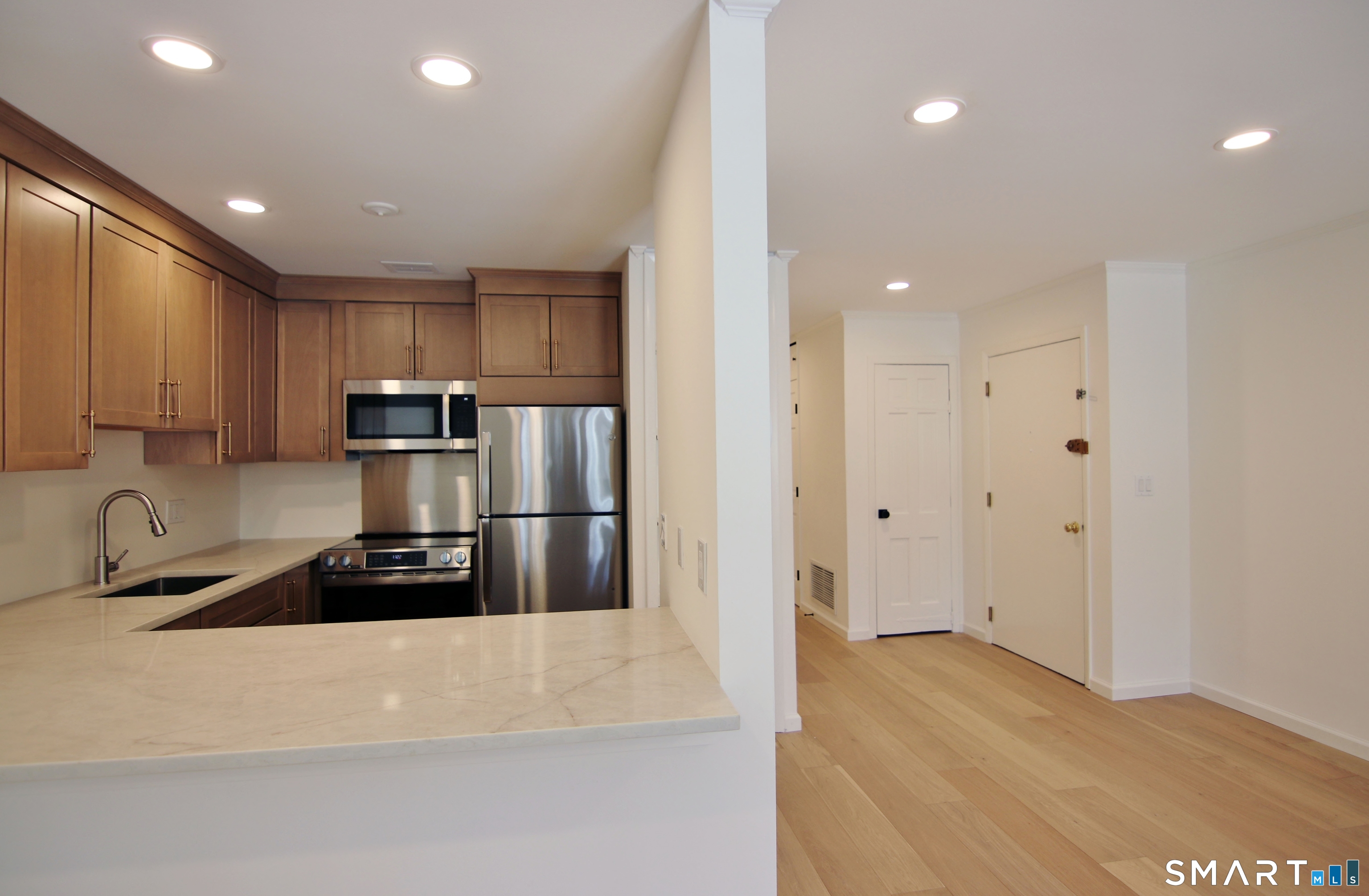 81 Courtland Avenue 81-07