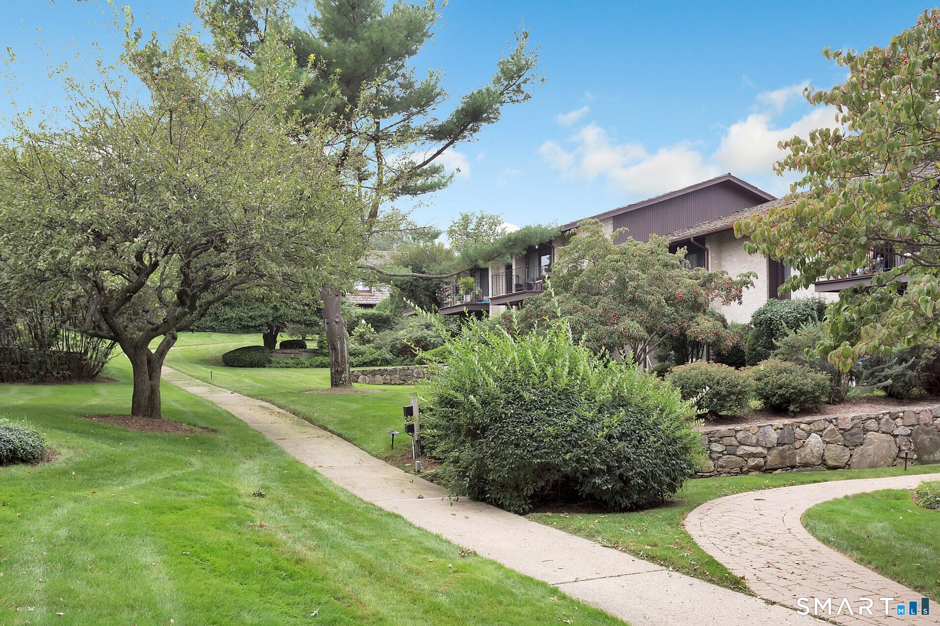 81 Courtland Avenue 81-07