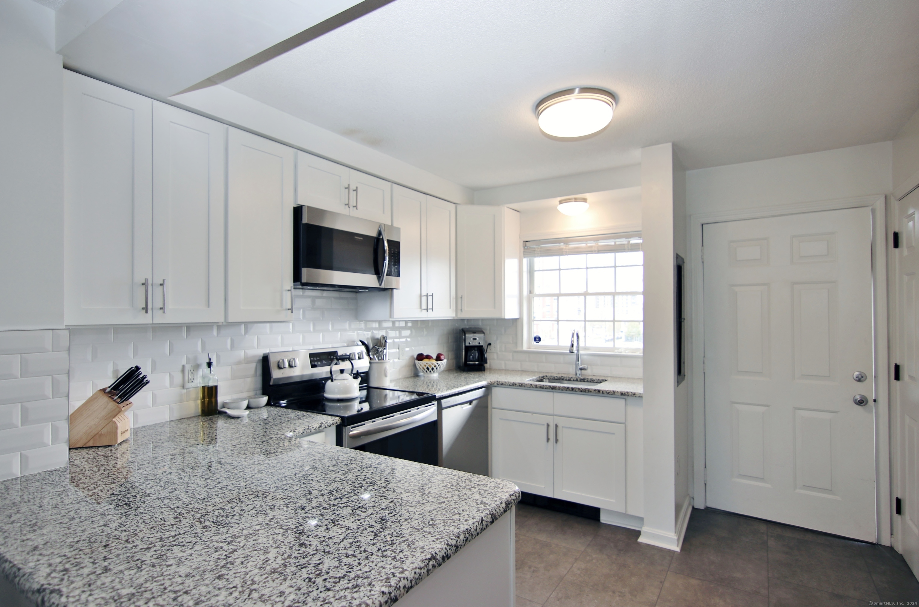 256 Washington Boulevard 9