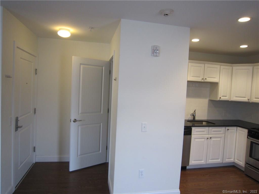 947 Hope Street 305