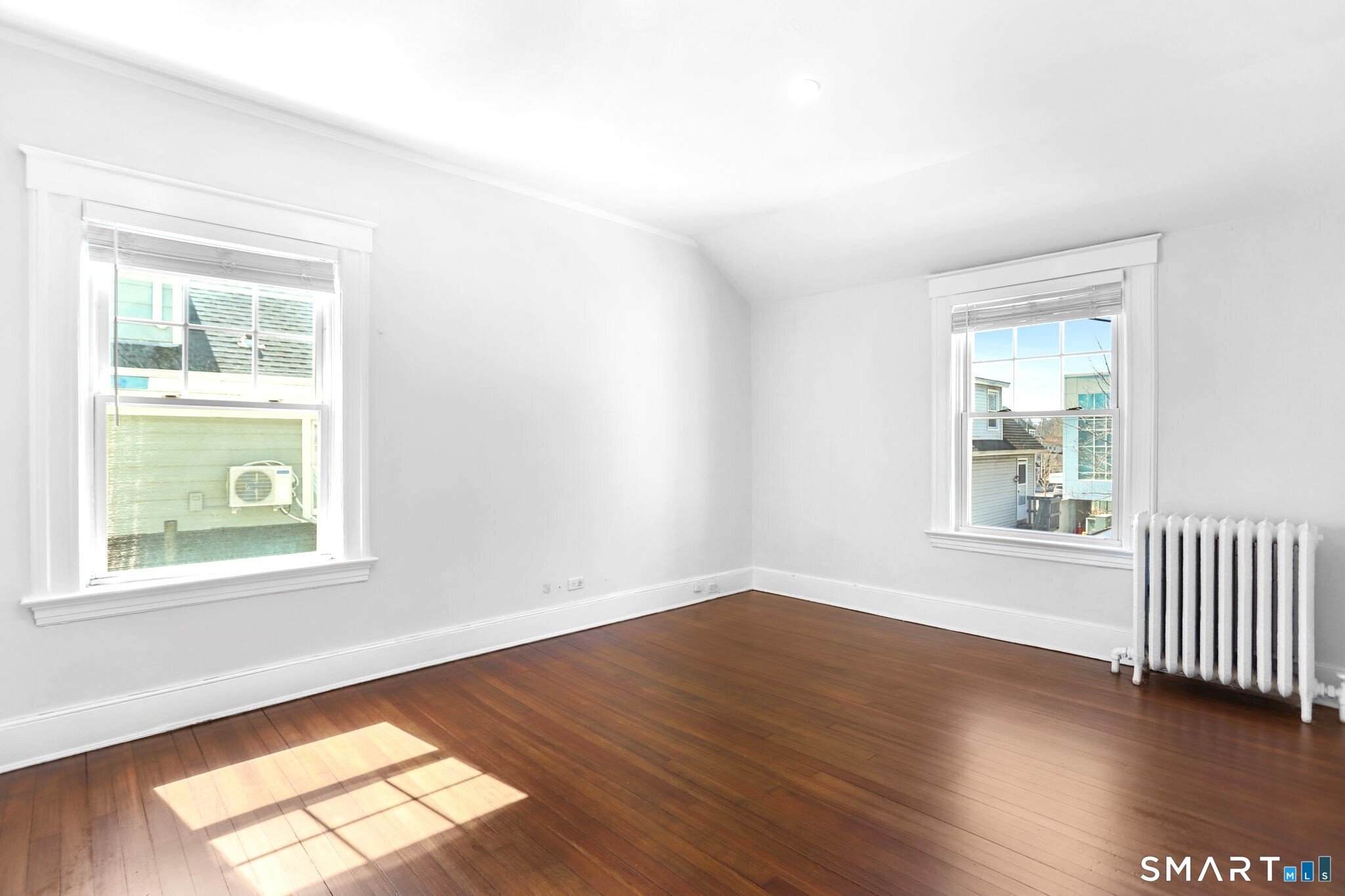 1872 Bedford Street 2