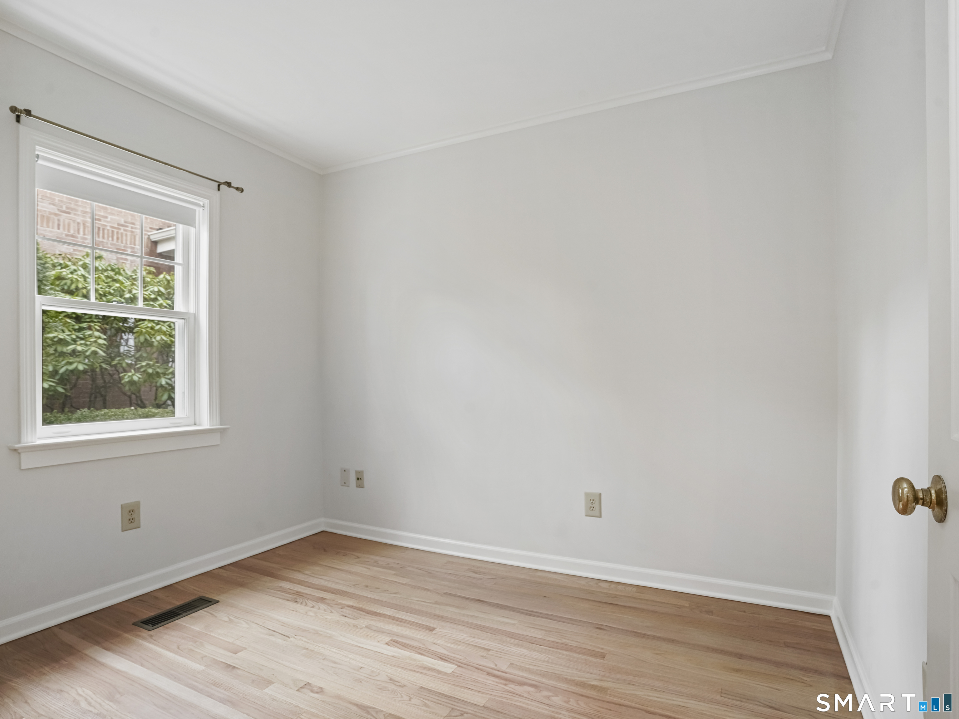 51 Forest Avenue 23