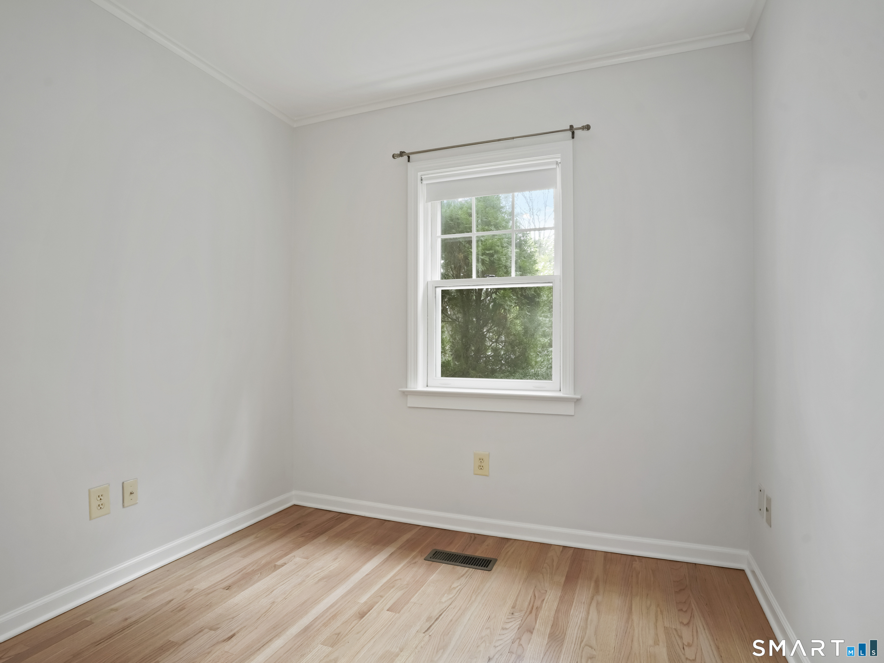 51 Forest Avenue 23