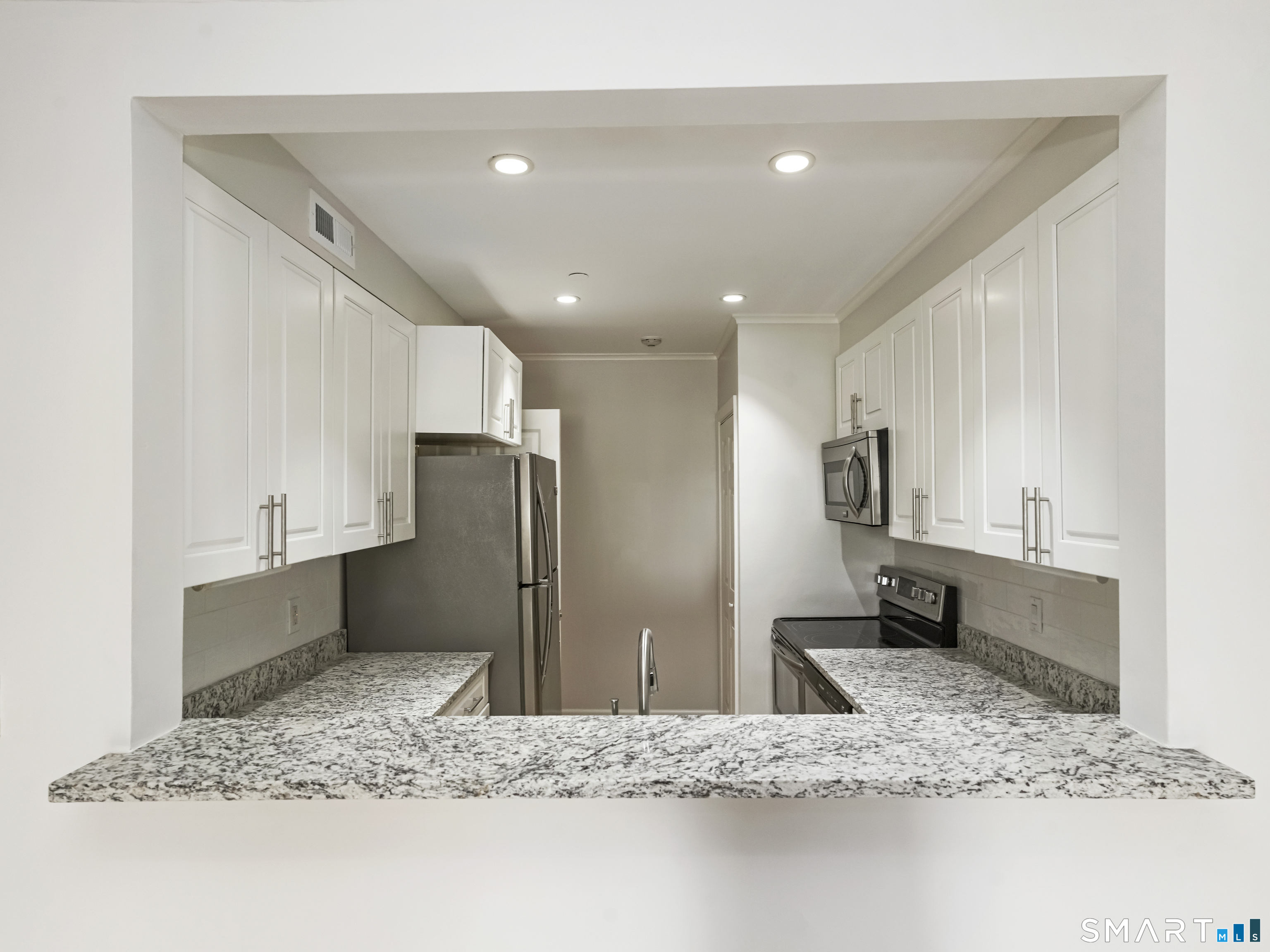 51 Forest Avenue 23