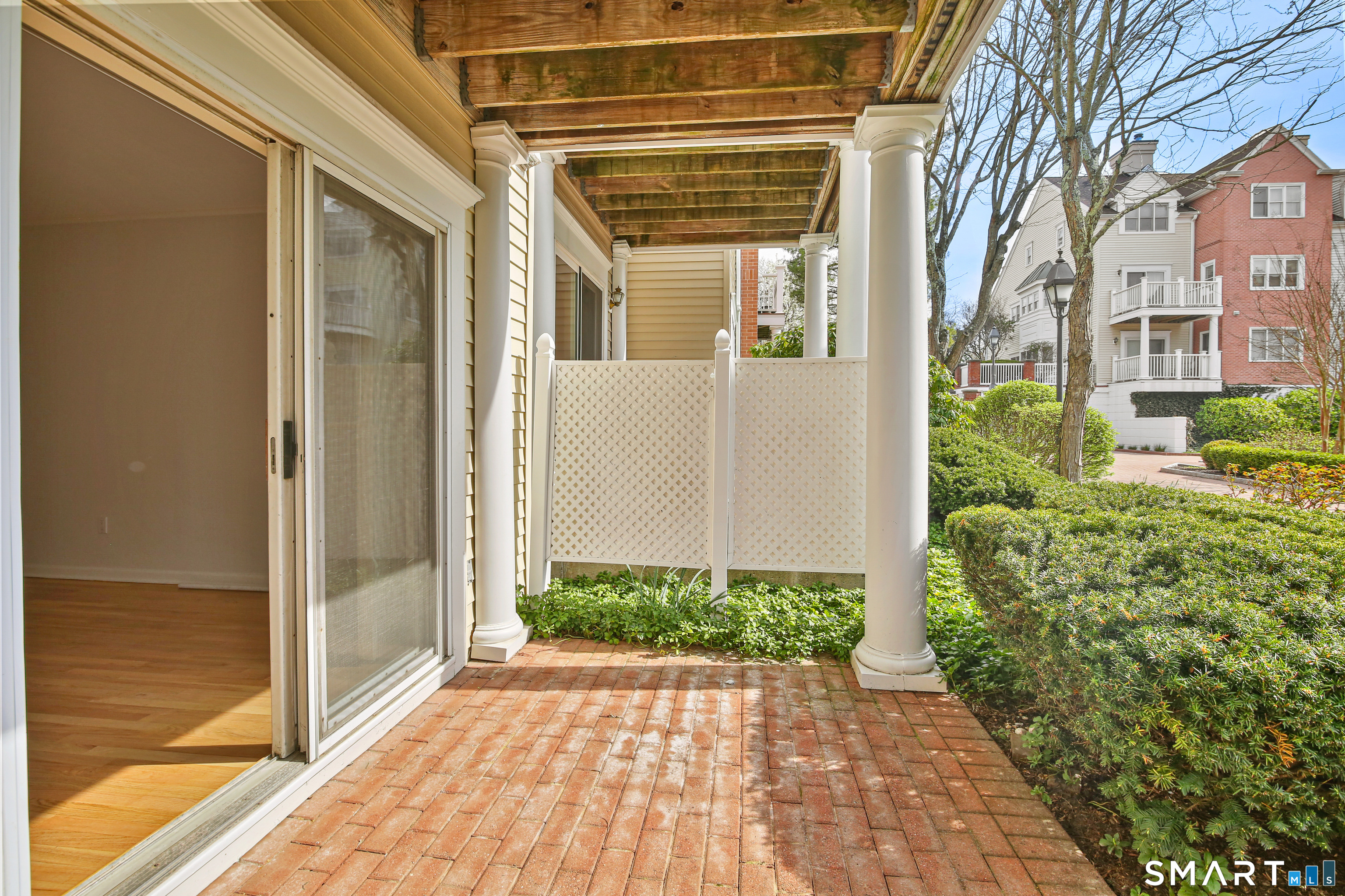 51 Forest Avenue 23