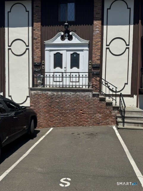 54 Hope Street S