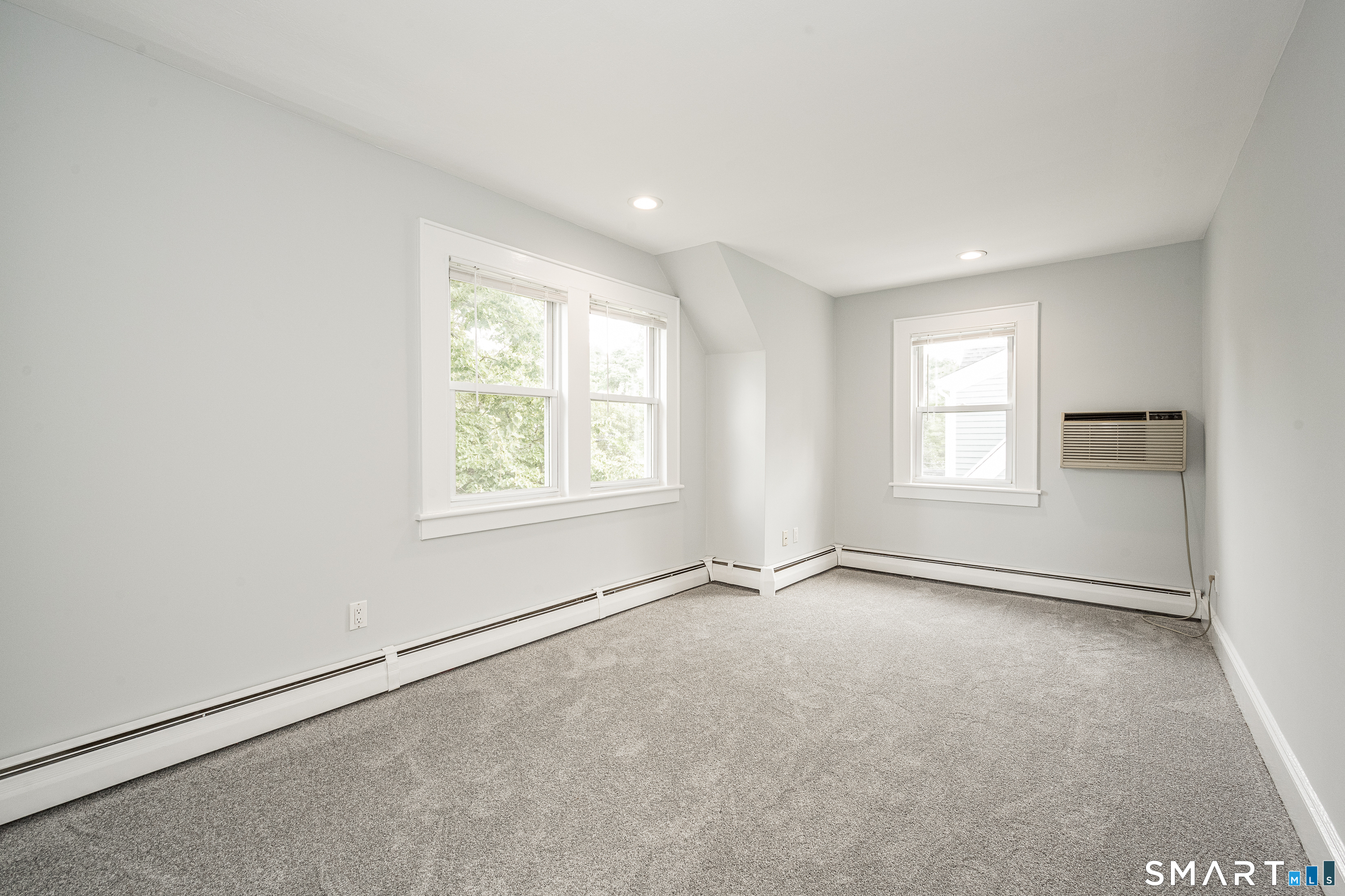 300 Hubbard Avenue