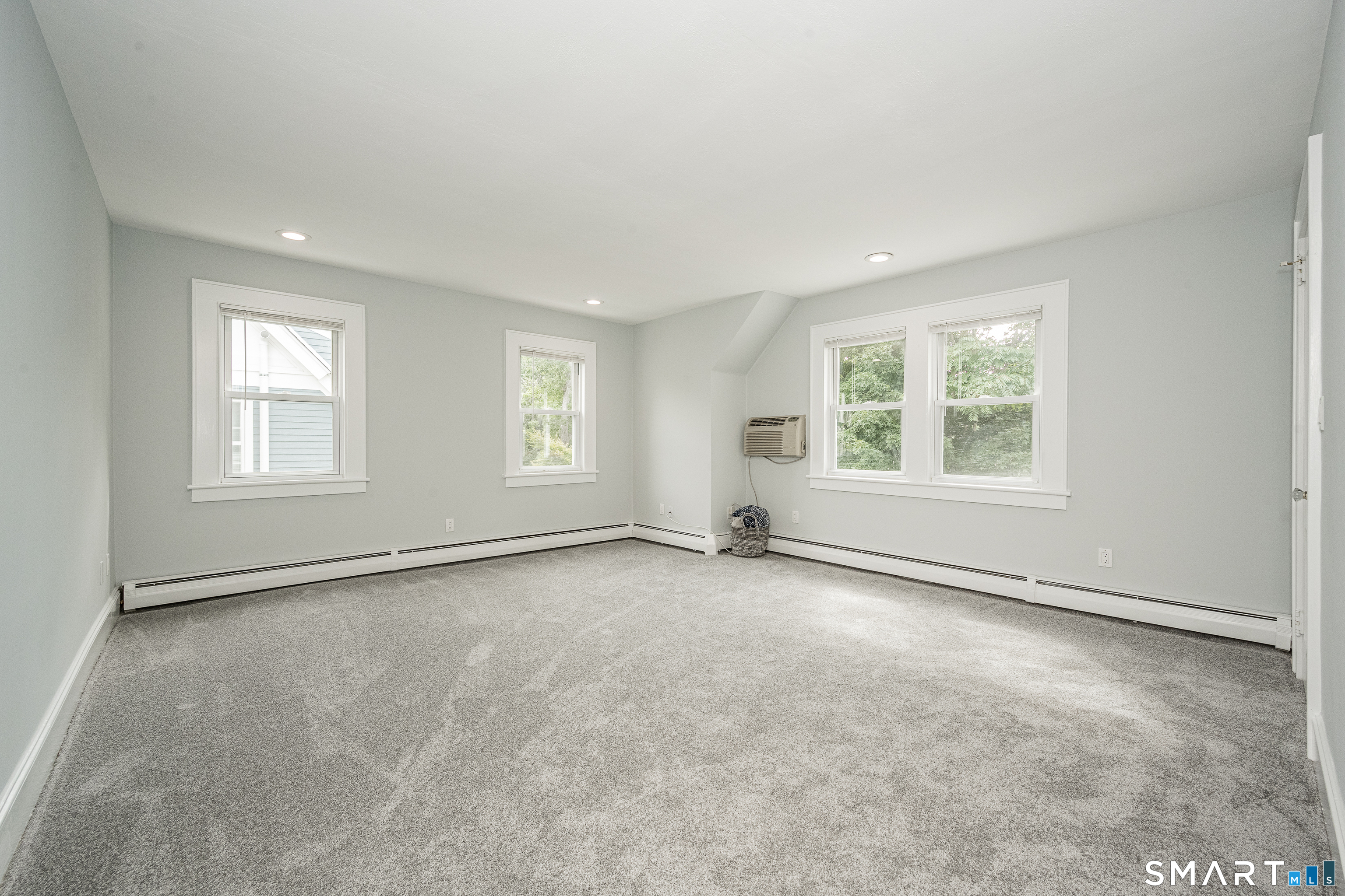 300 Hubbard Avenue