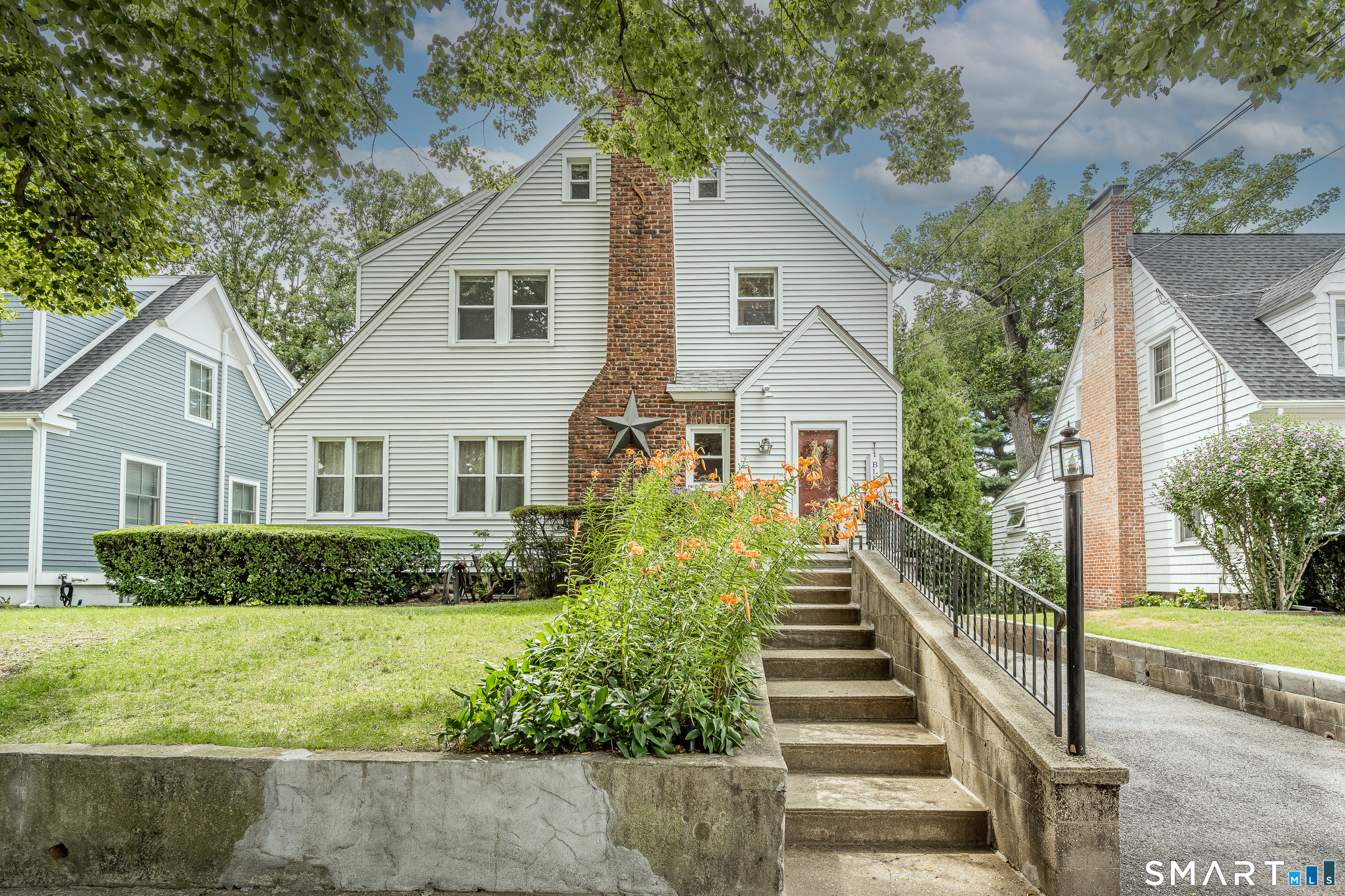 300 Hubbard Avenue