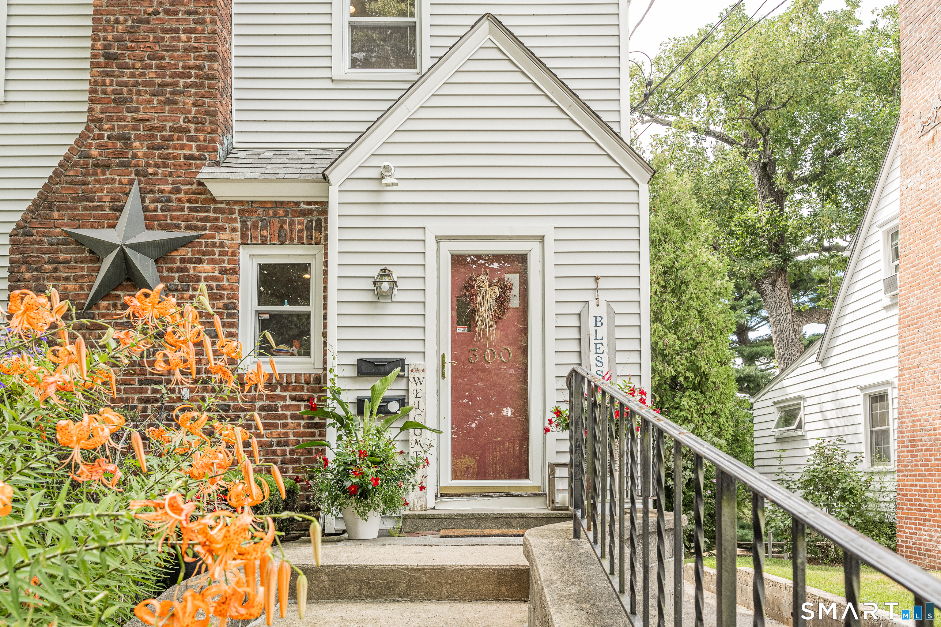 300 Hubbard Avenue