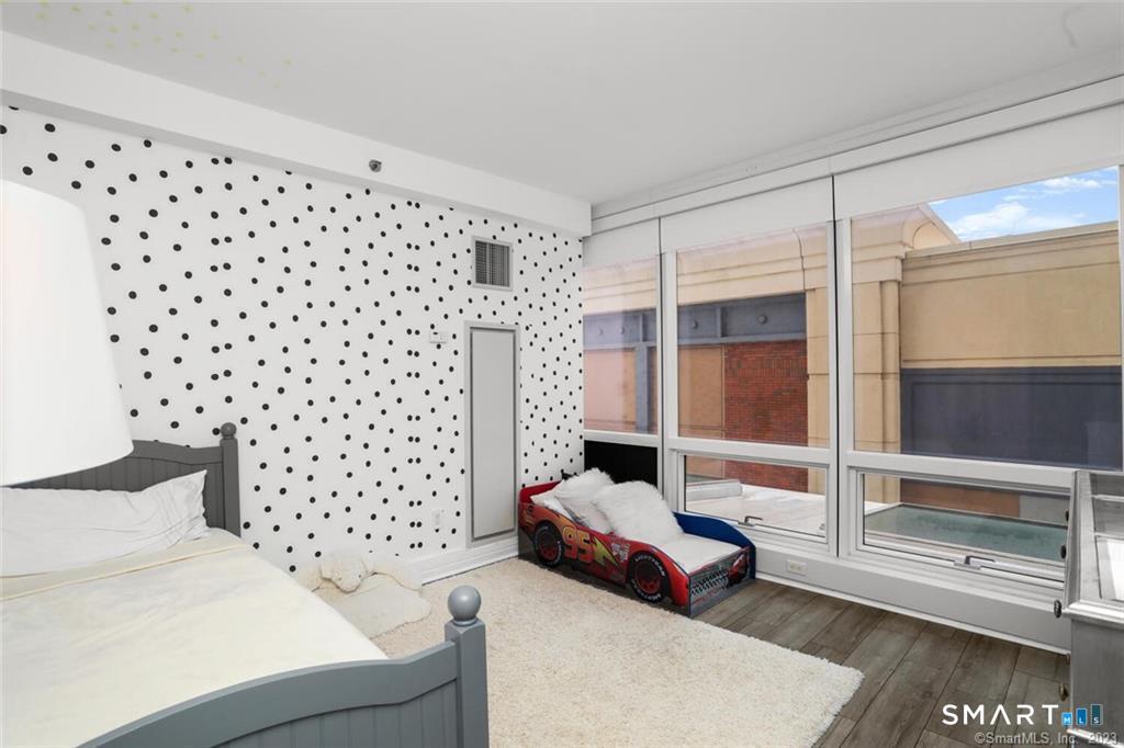 1 Broad Street Unit: 8E
